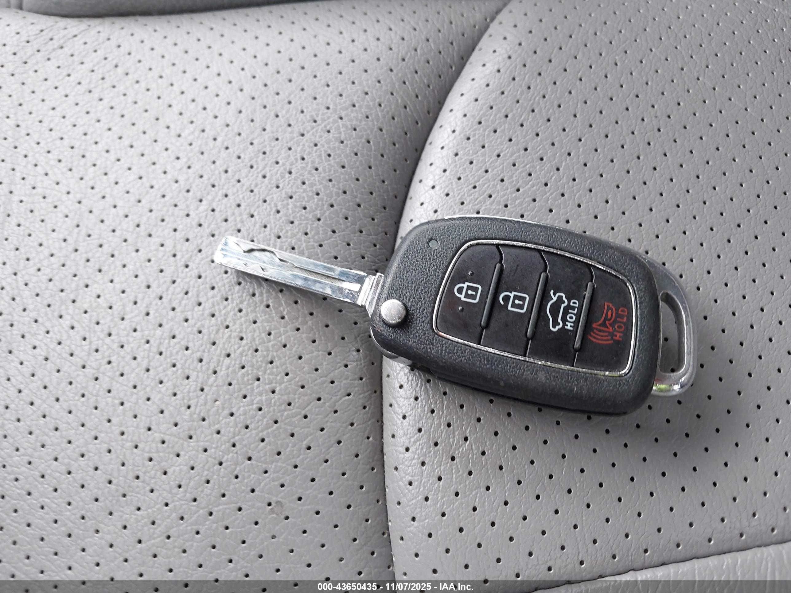 HYUNDAI SONATA image 11