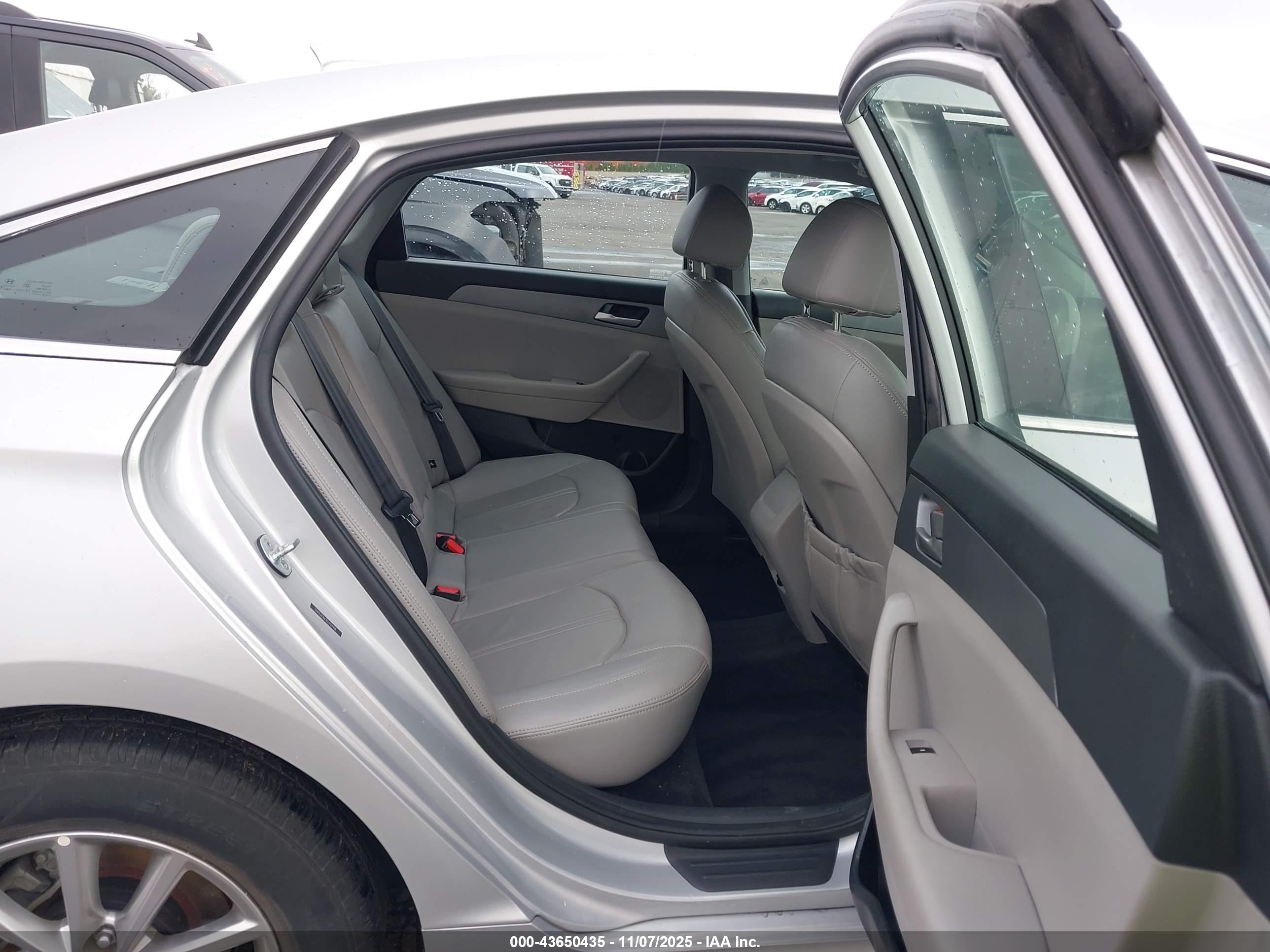 HYUNDAI SONATA image 8