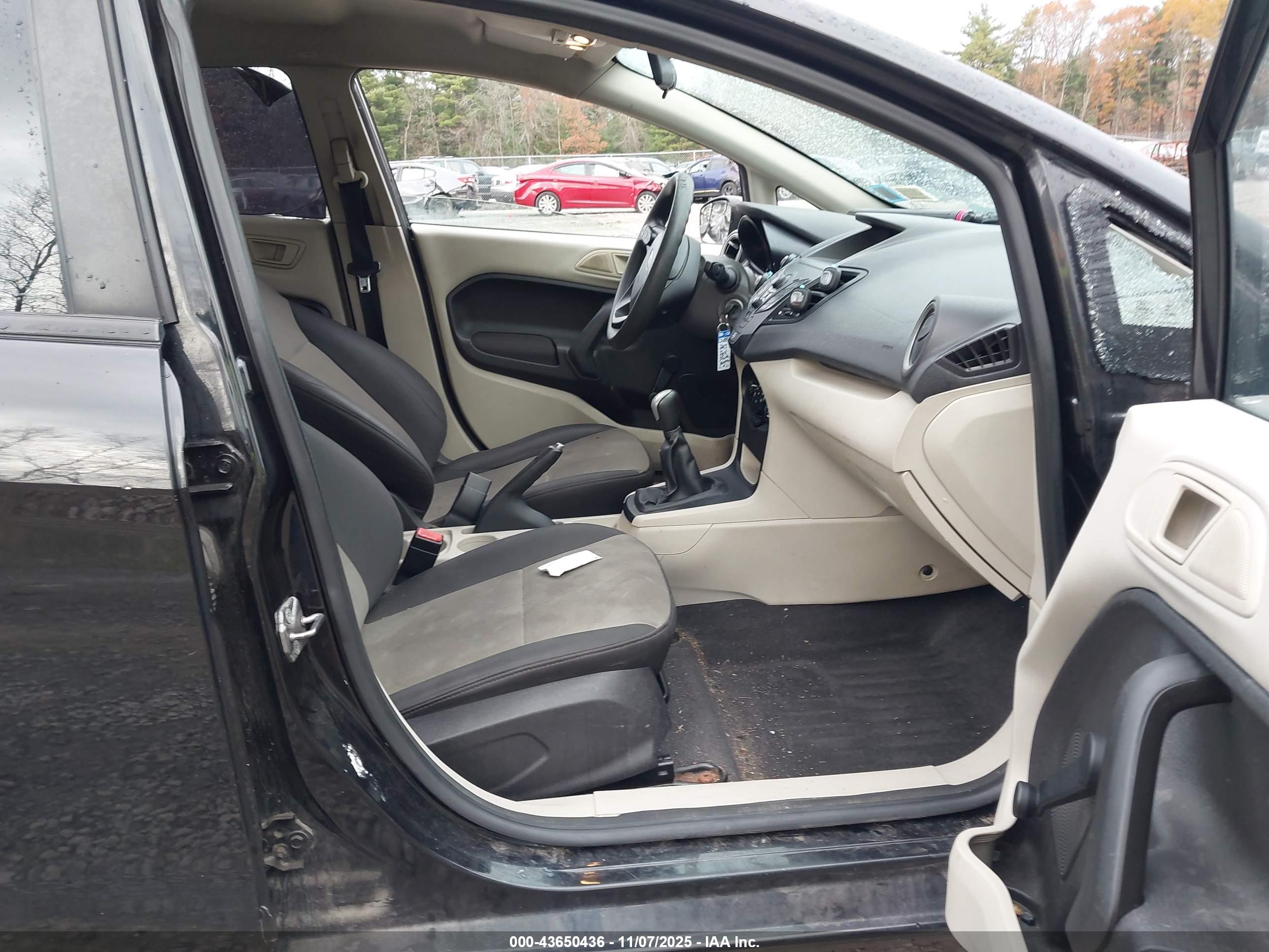 FORD FIESTA image 5