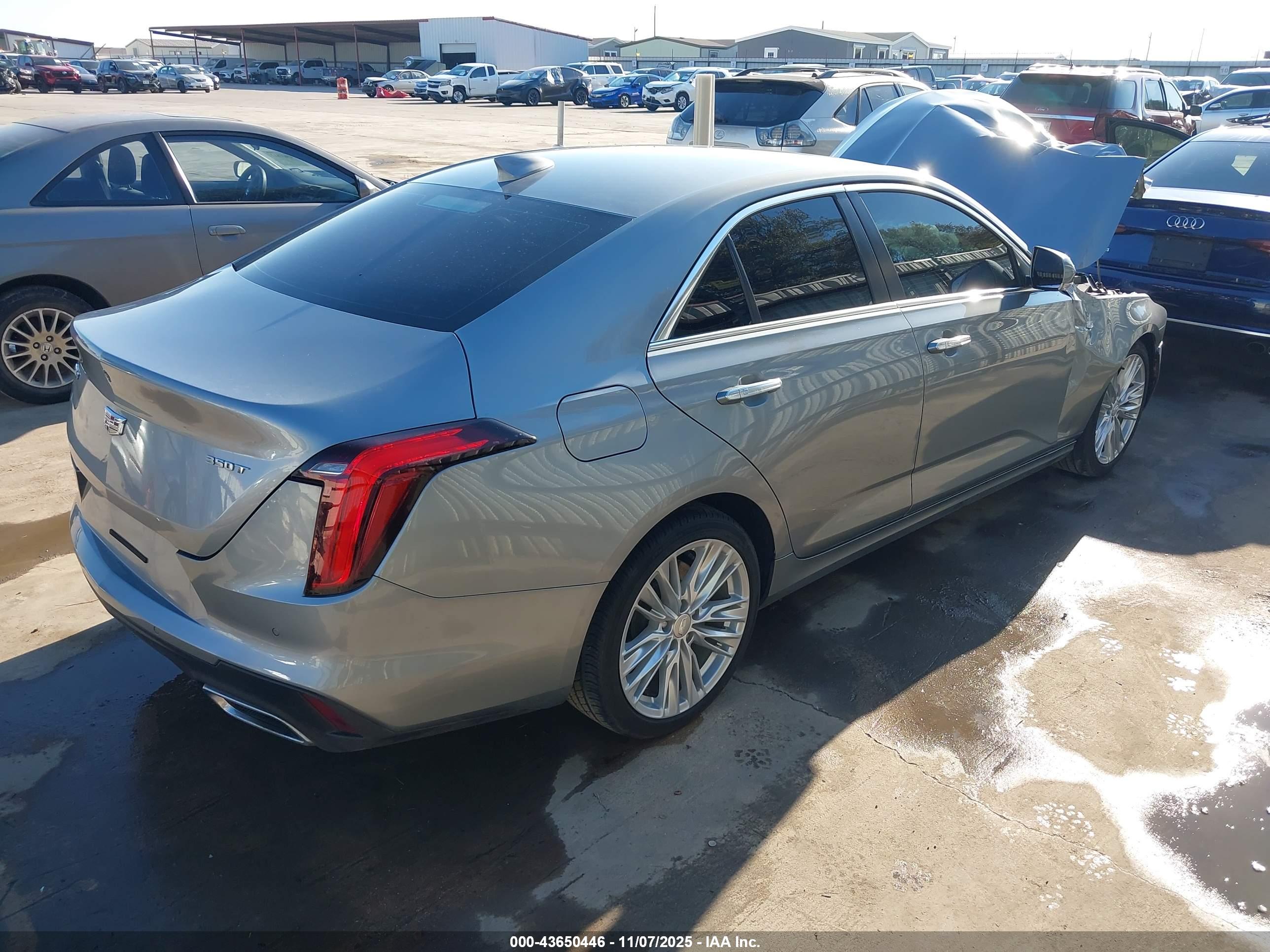 CADILLAC CT4 image 4