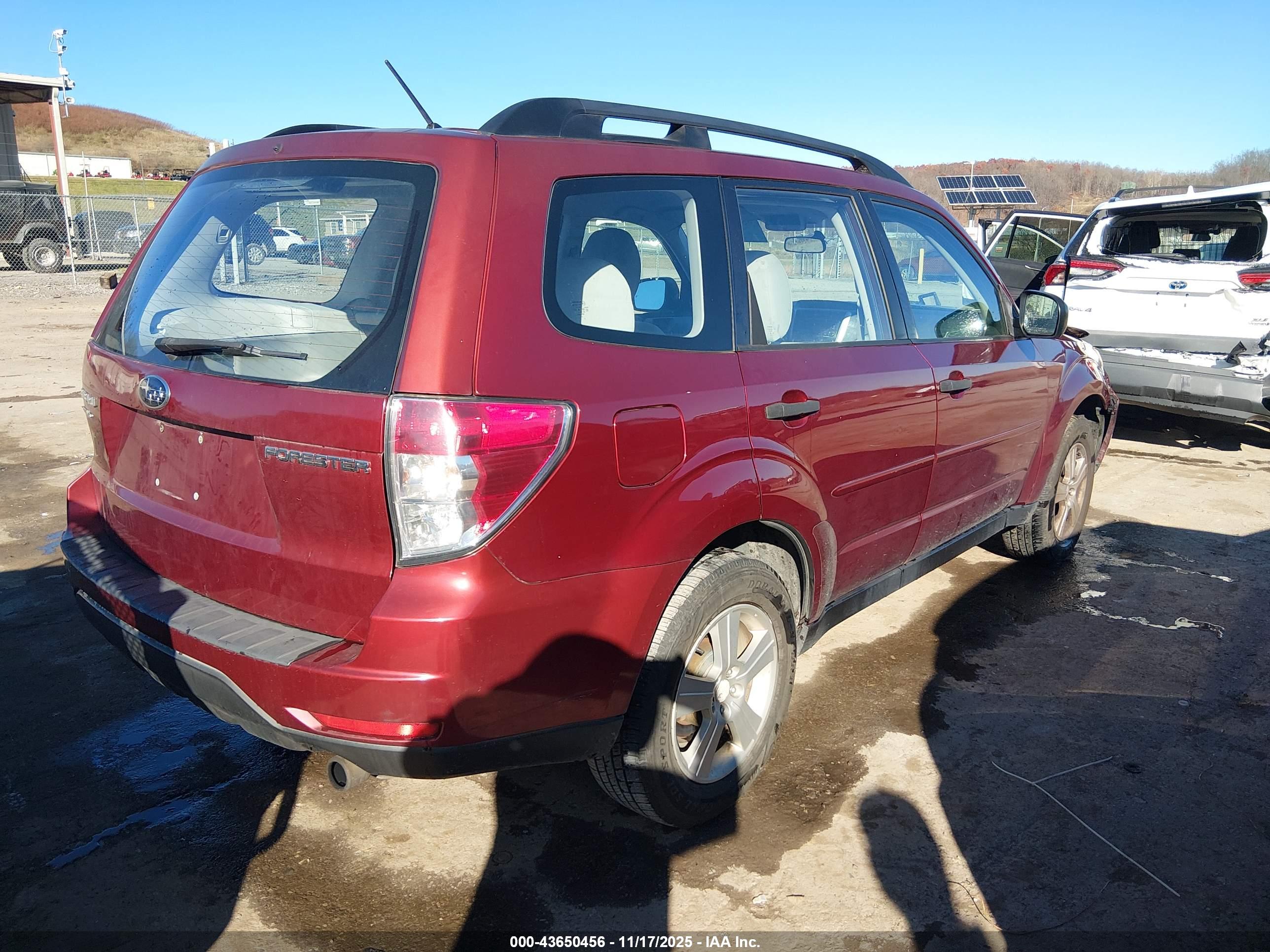 SUBARU FORESTER image 4