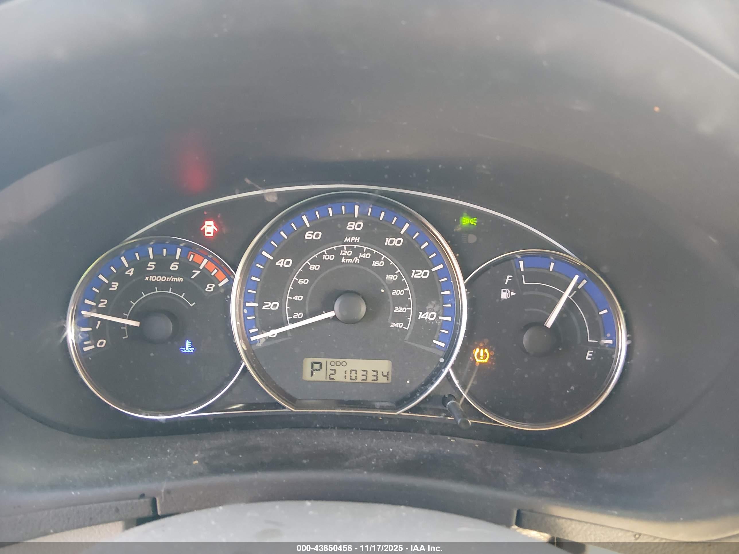 SUBARU FORESTER image 7