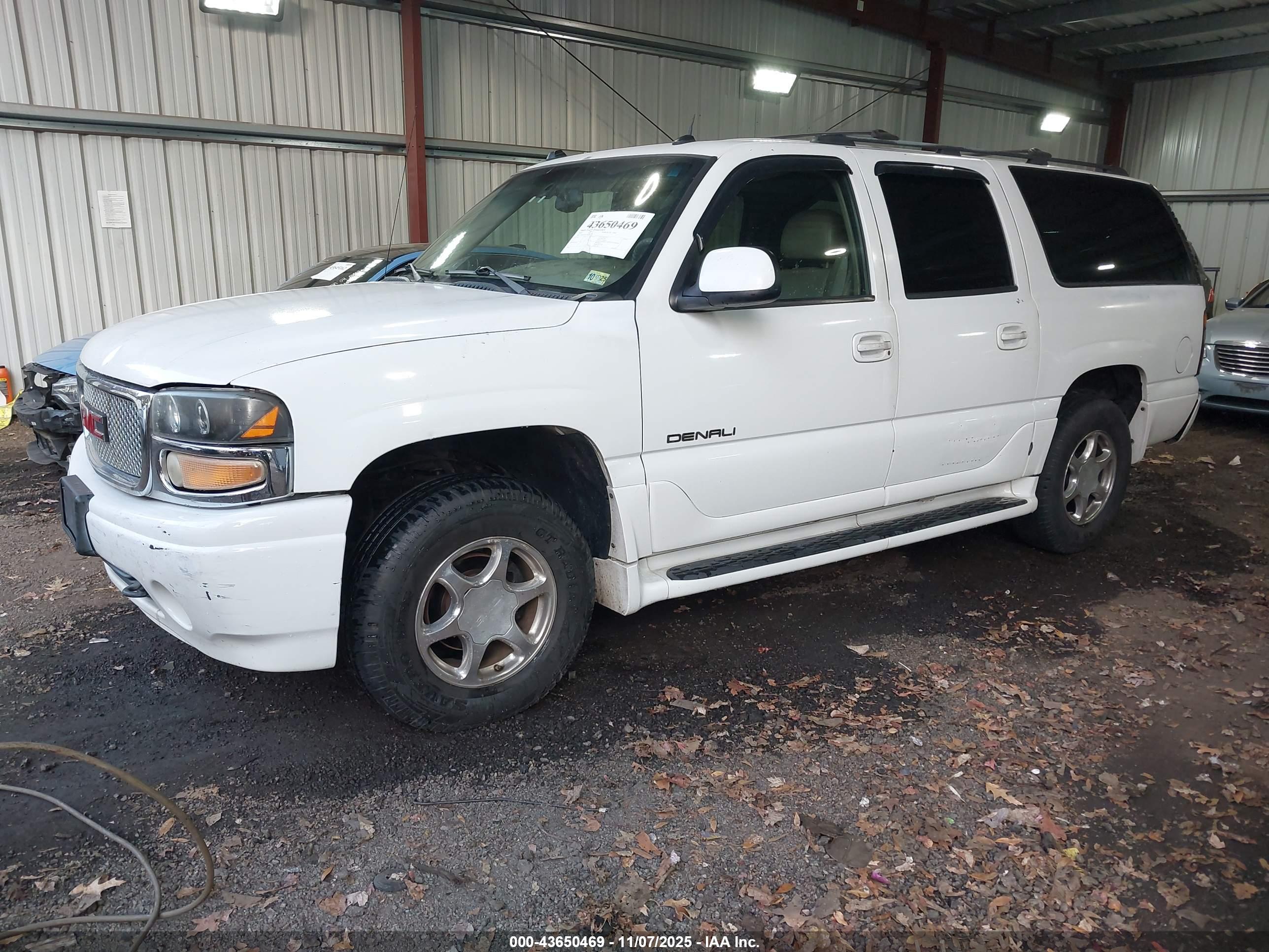GMC YUKON image 2