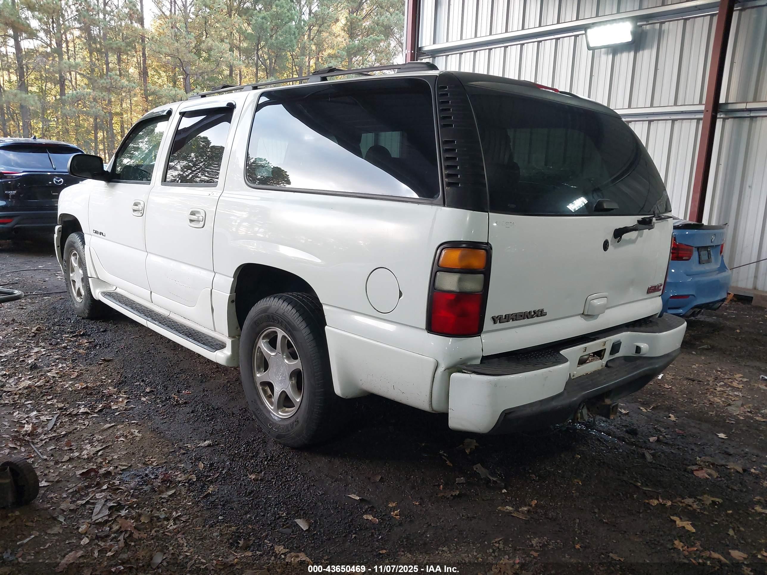 GMC YUKON image 3