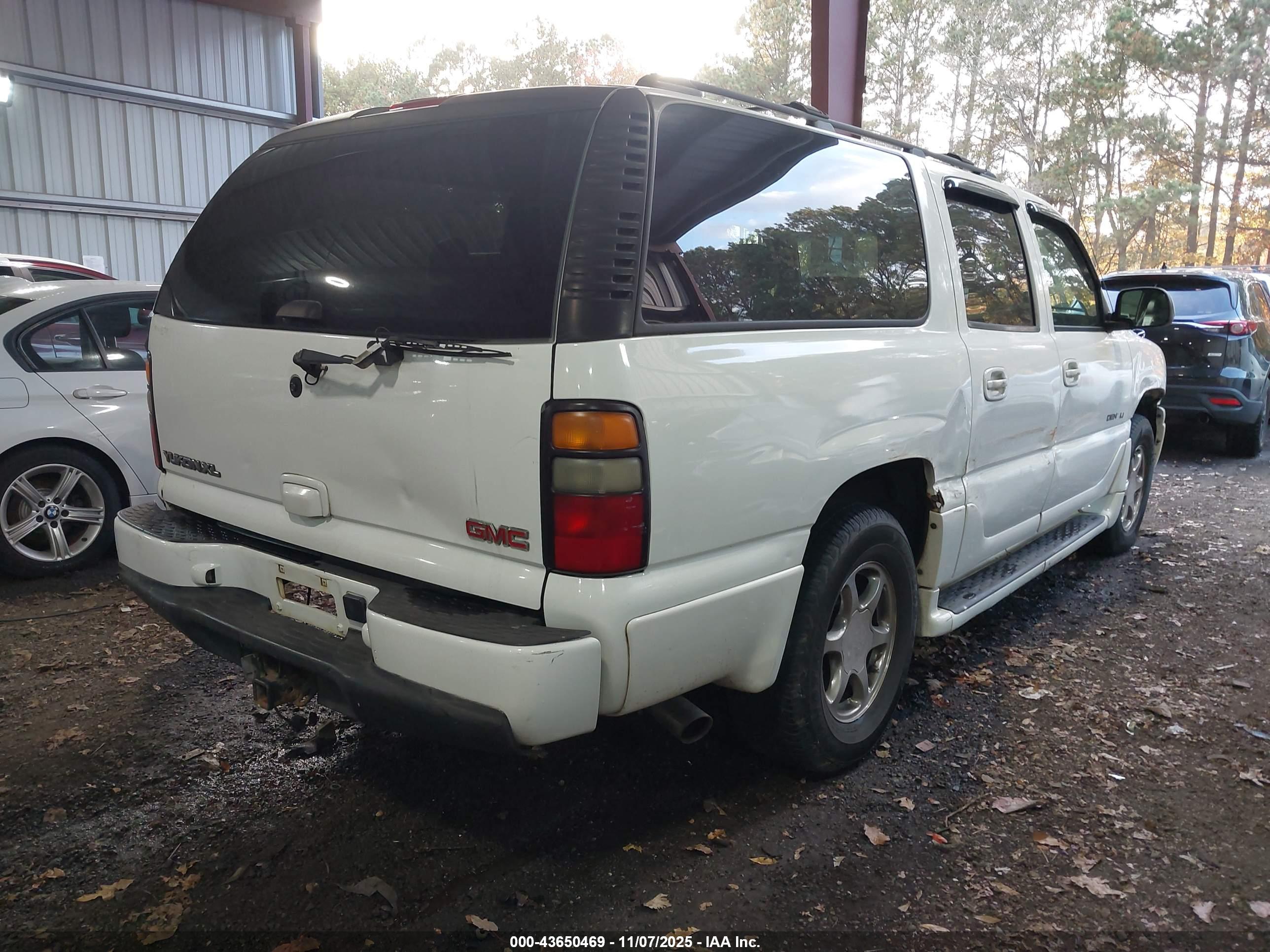GMC YUKON image 4