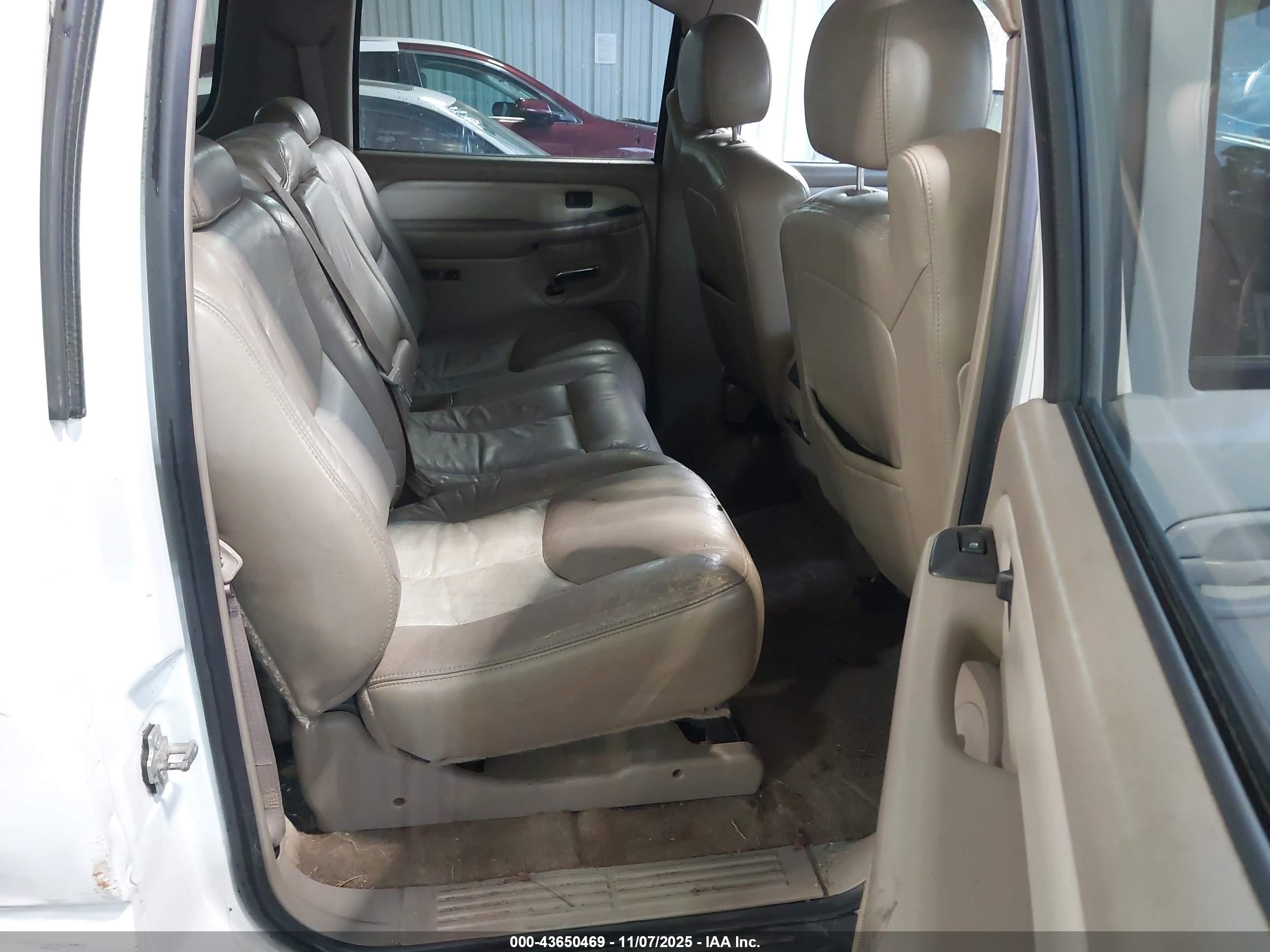 GMC YUKON image 8