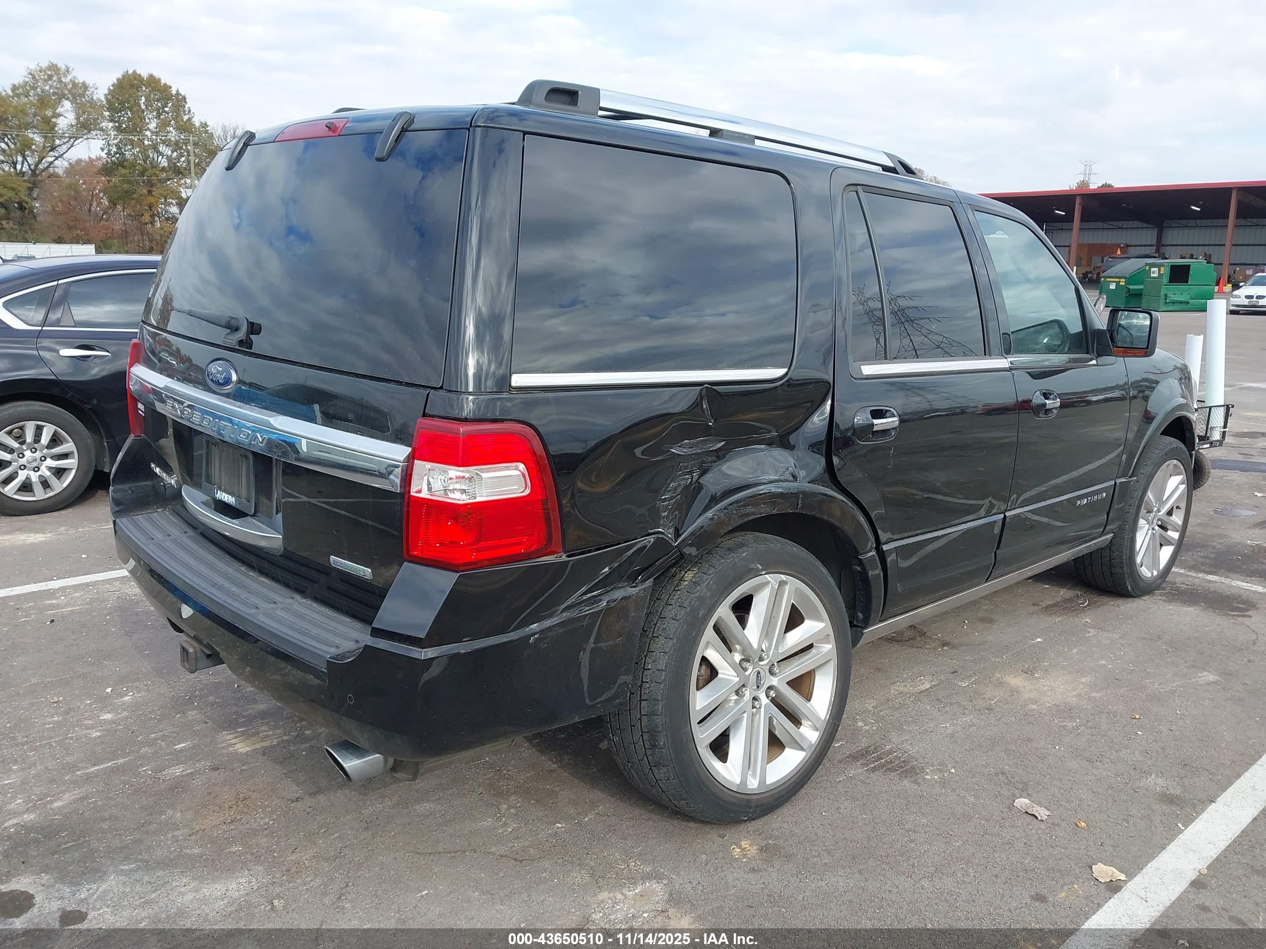 FORD EXPEDITION image 4
