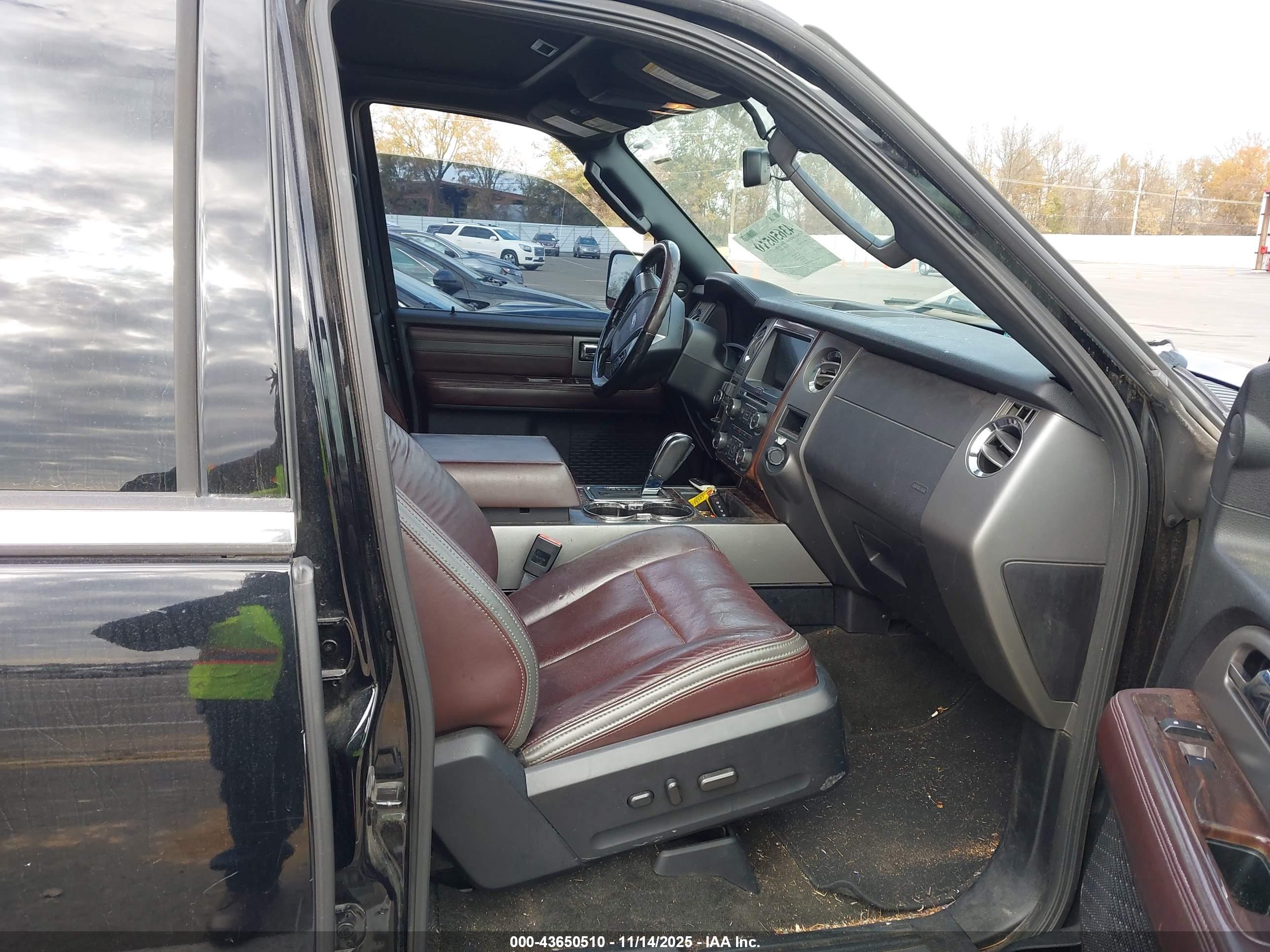 FORD EXPEDITION image 5