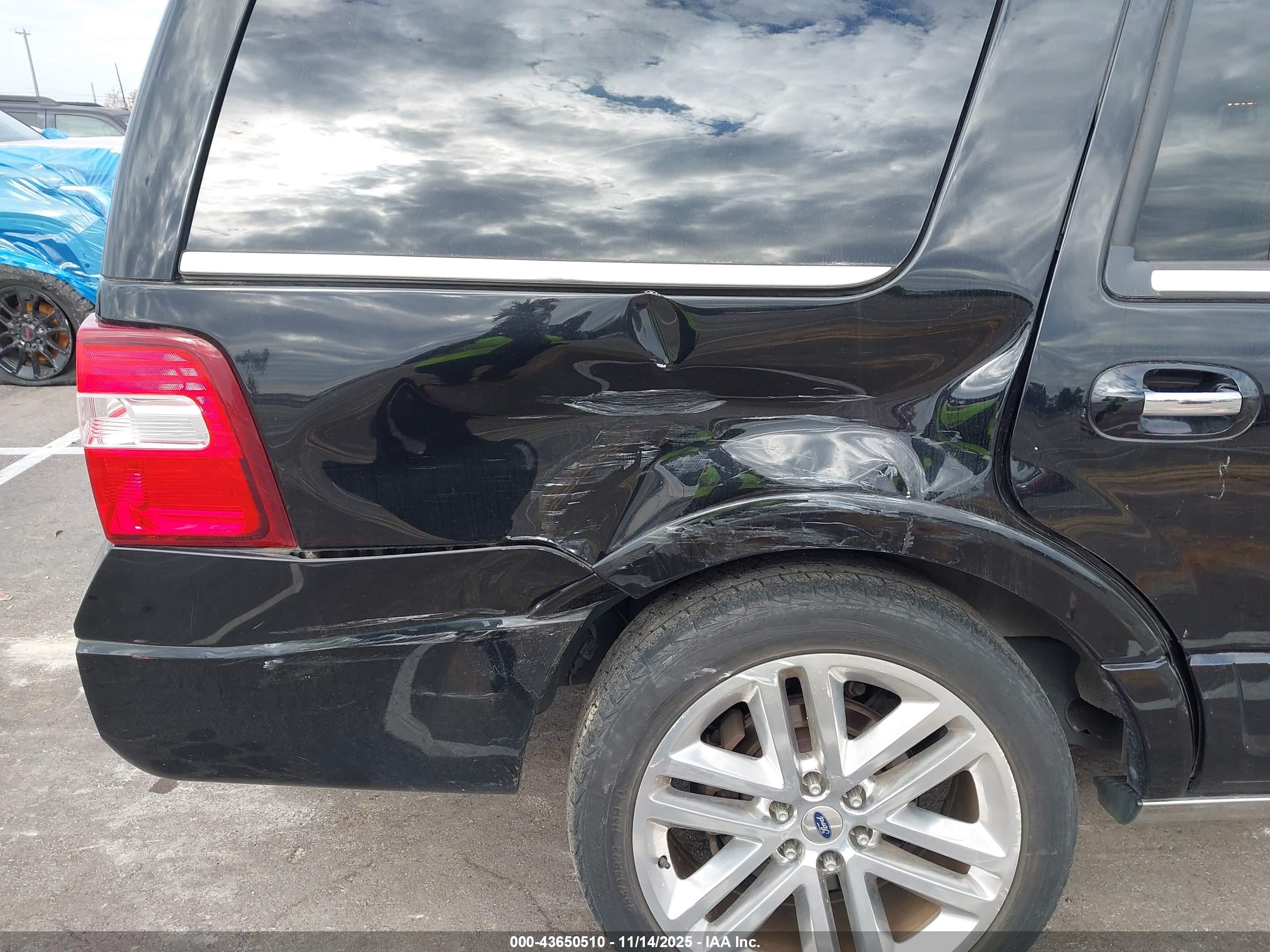 FORD EXPEDITION image 6