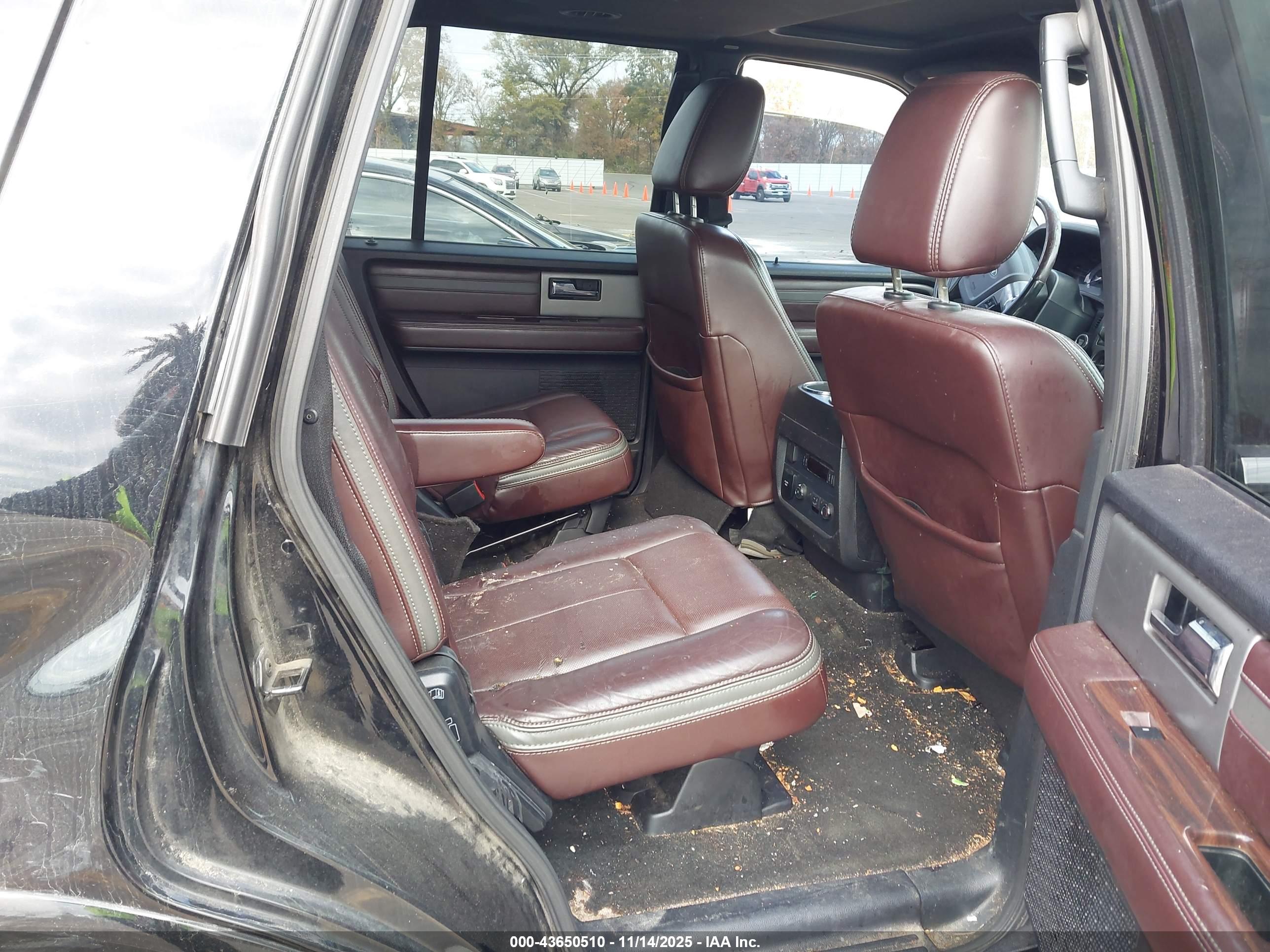FORD EXPEDITION image 8
