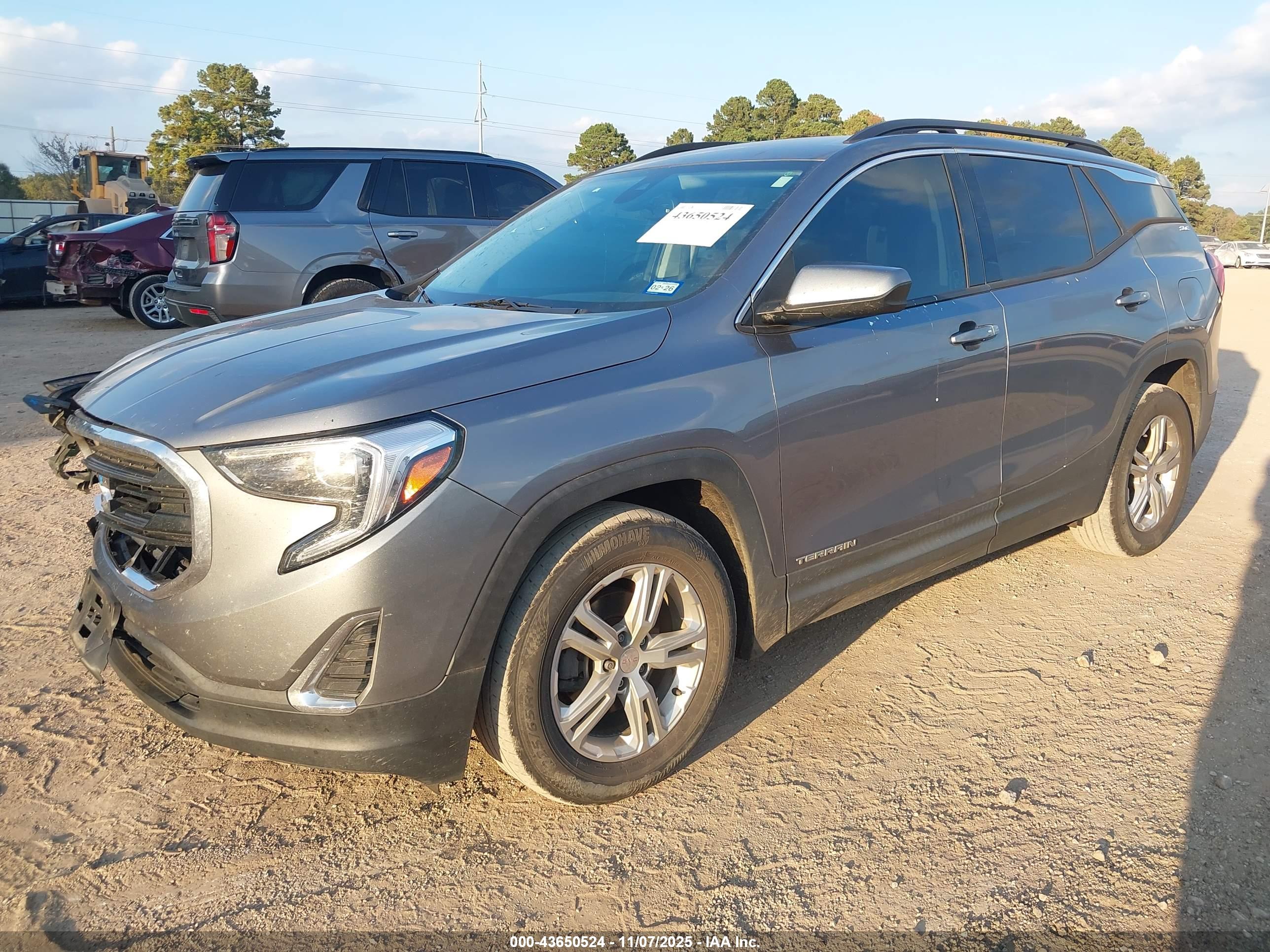 GMC TERRAIN image 2