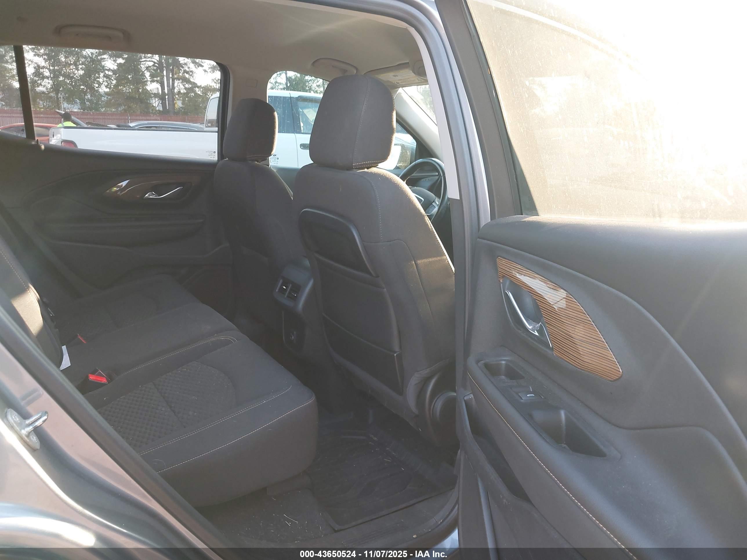 GMC TERRAIN image 8