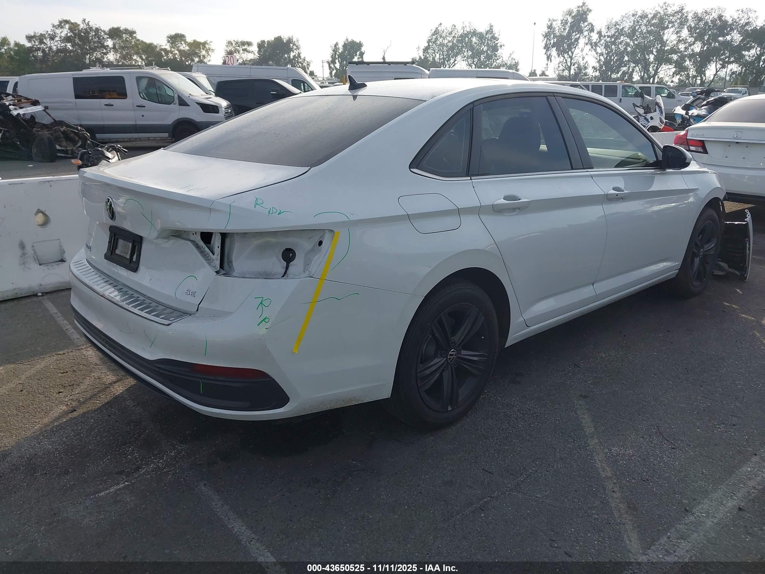 VOLKSWAGEN JETTA image 4