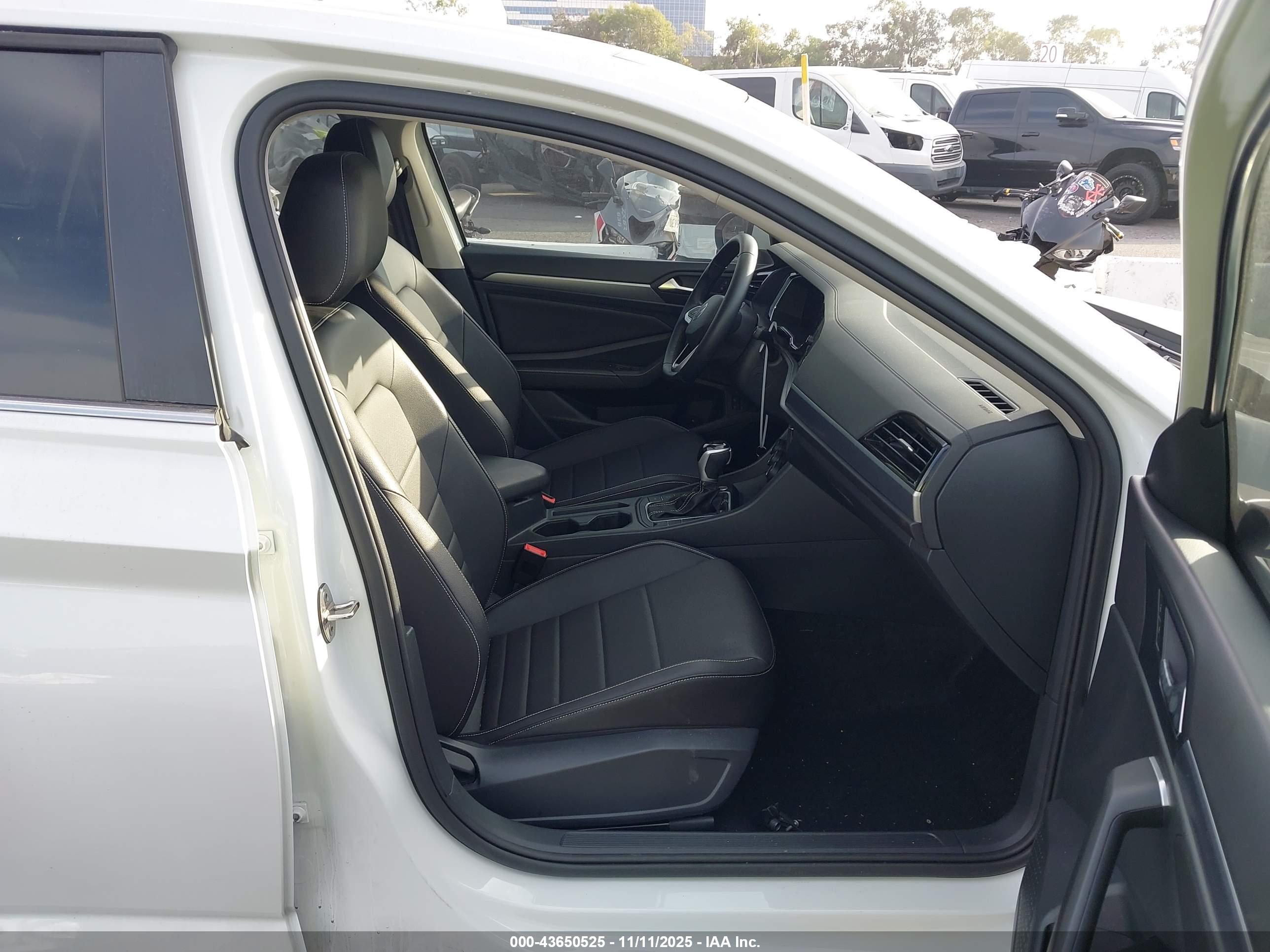 VOLKSWAGEN JETTA image 5