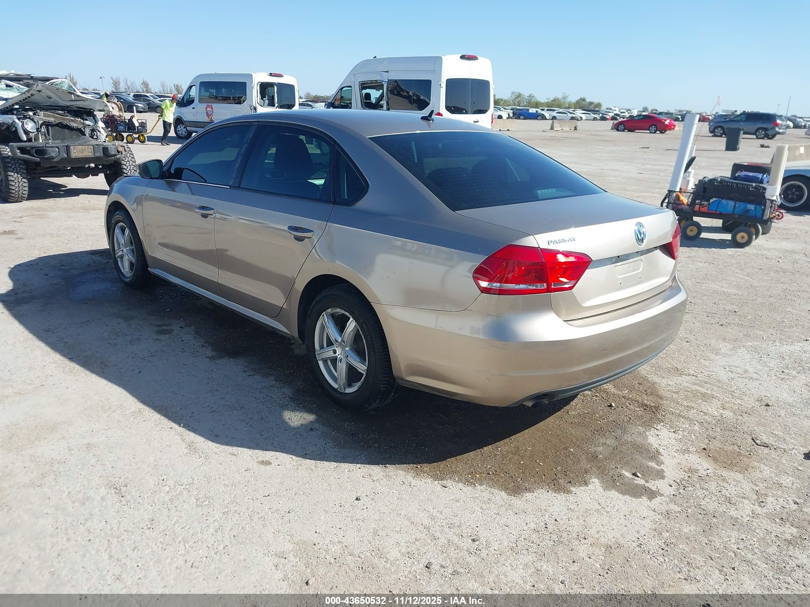VOLKSWAGEN PASSAT image 3
