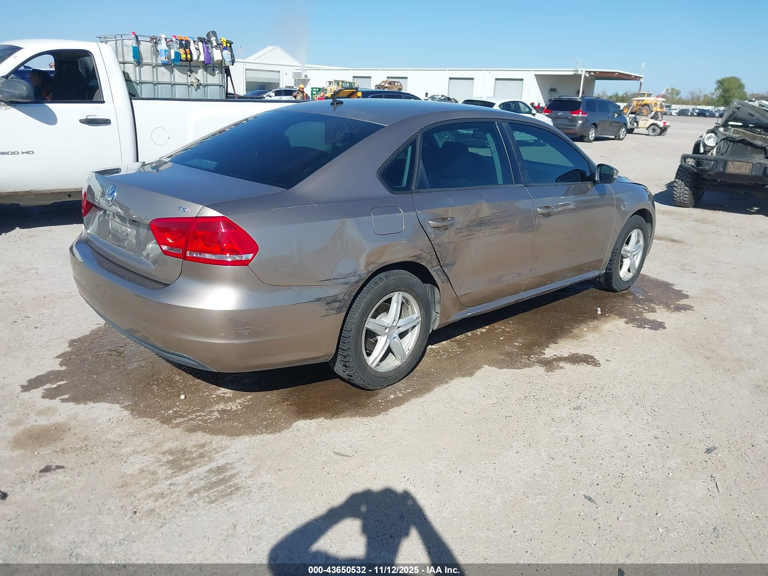 VOLKSWAGEN PASSAT image 6
