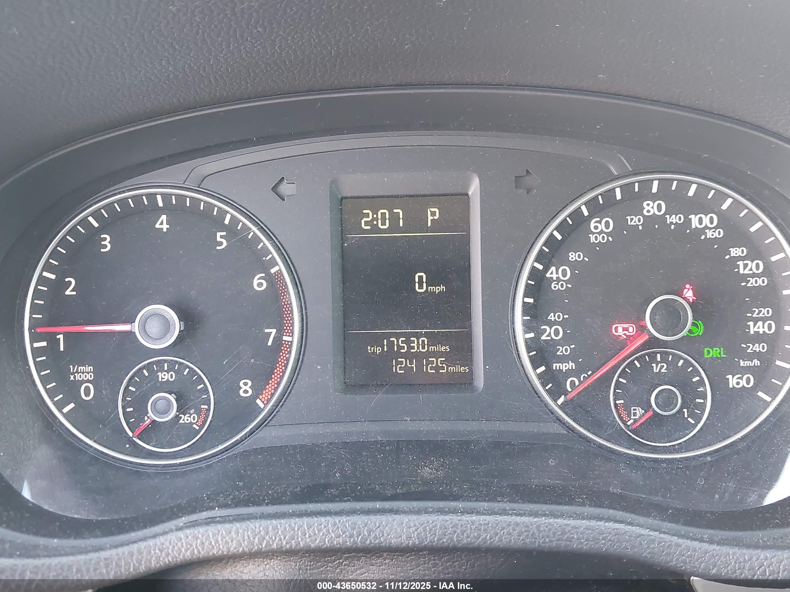 VOLKSWAGEN PASSAT image 7