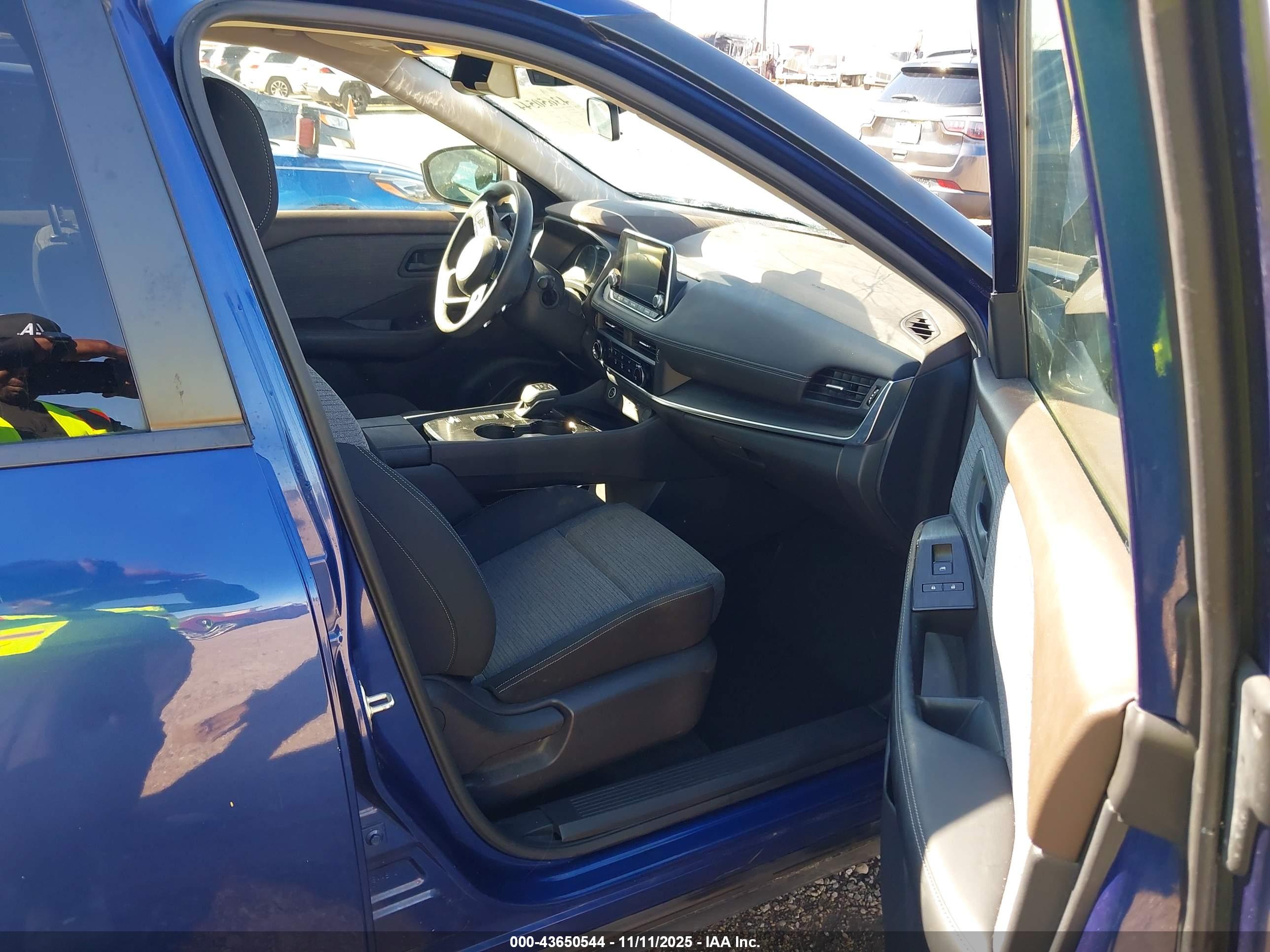 NISSAN ROGUE image 5