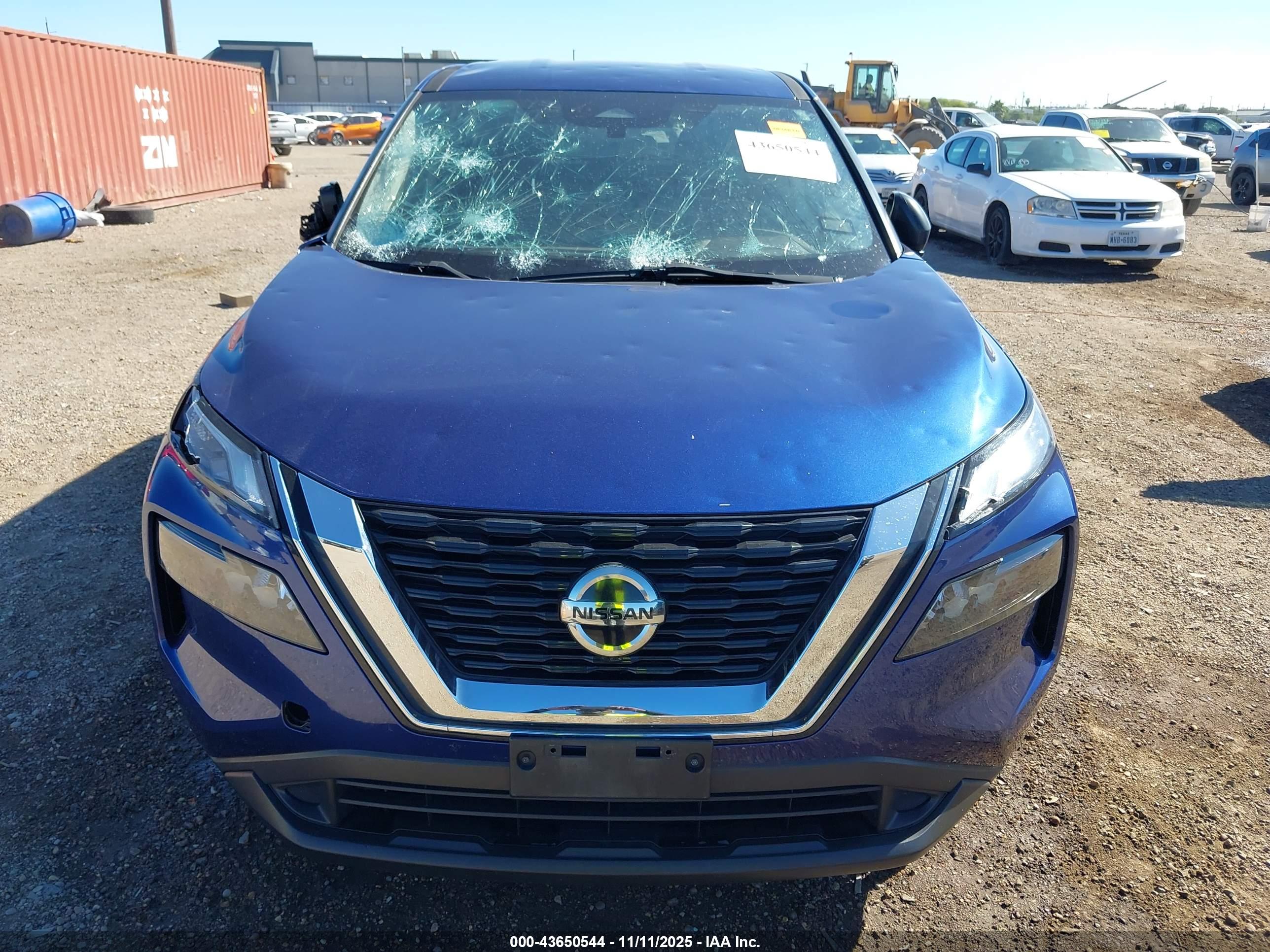 NISSAN ROGUE image 6