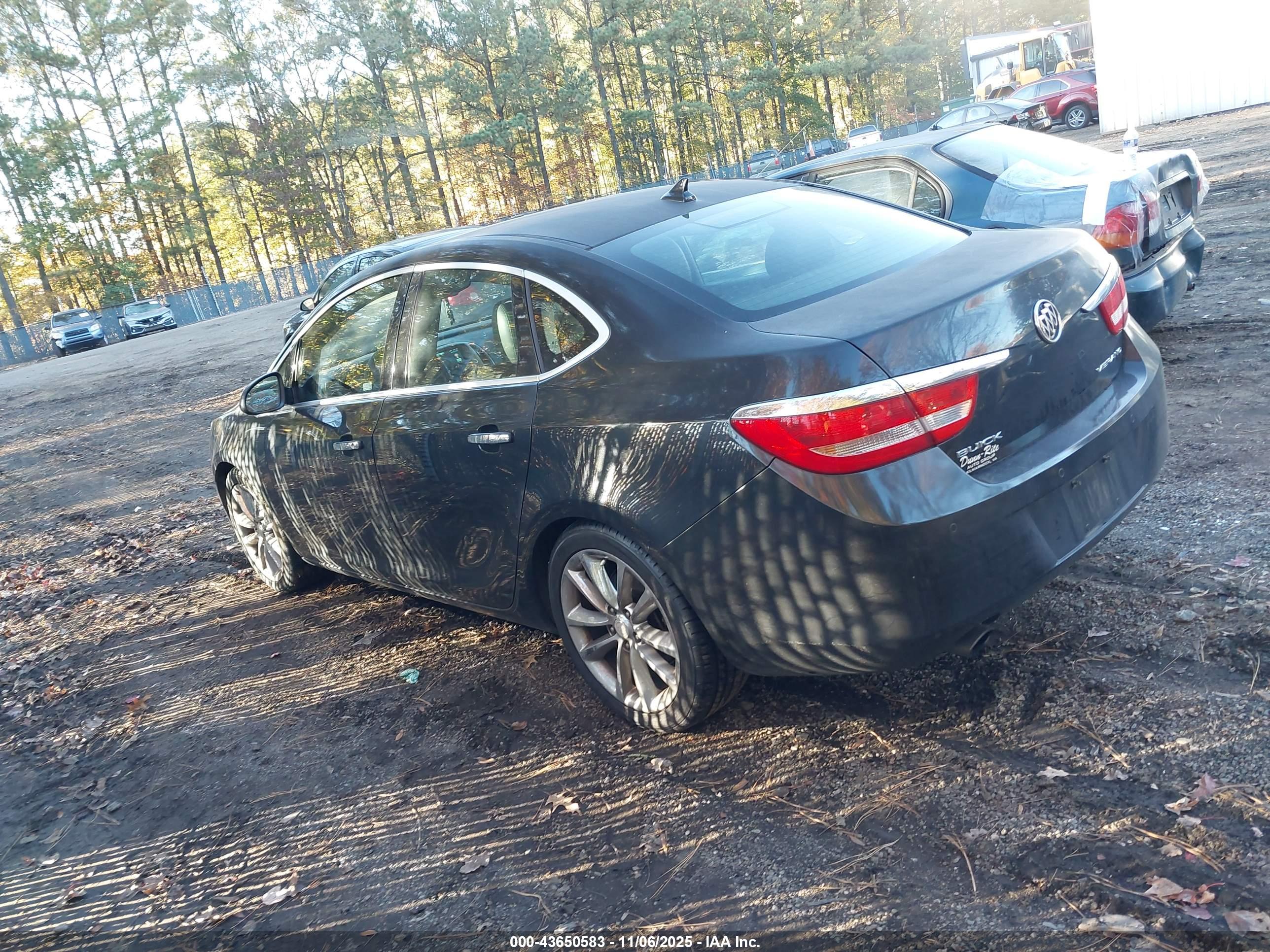 BUICK VERANO image 3