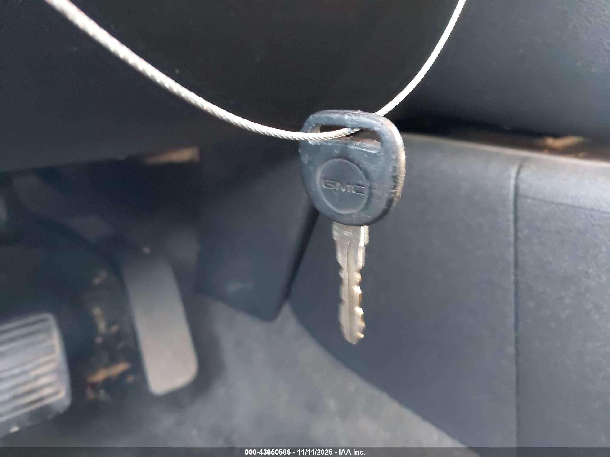 GMC YUKON image 11