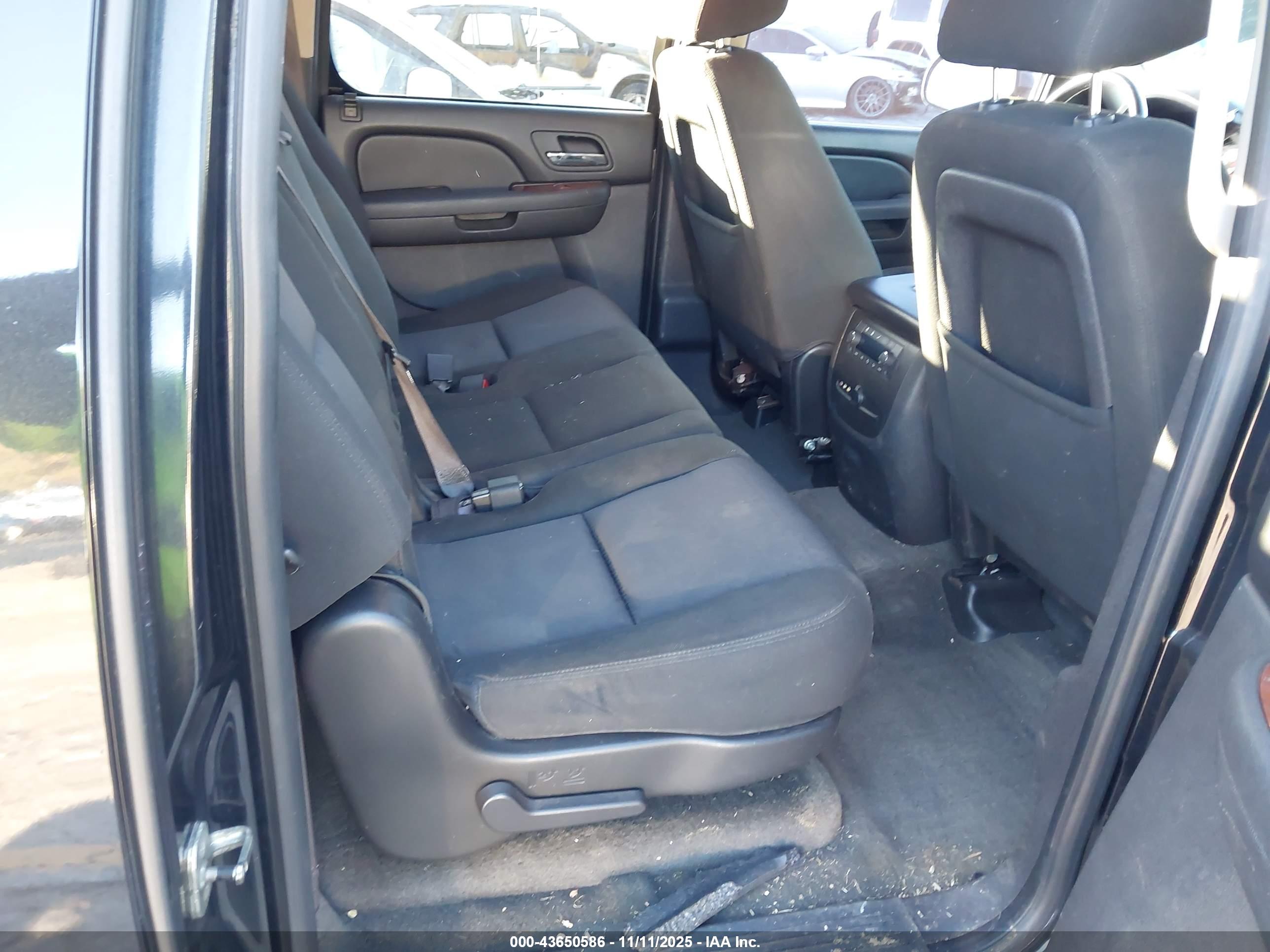GMC YUKON image 8