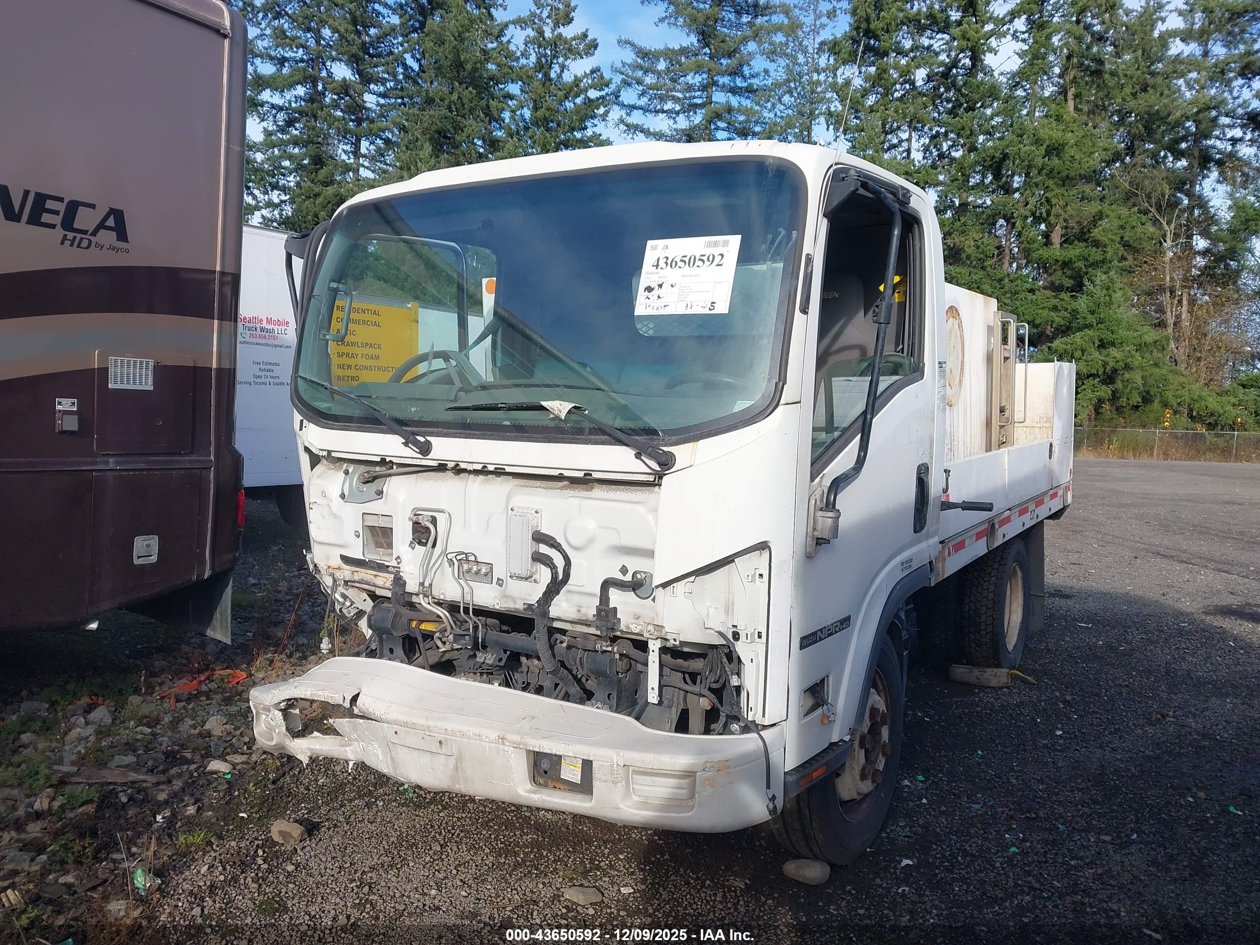 ISUZU NPR image 2