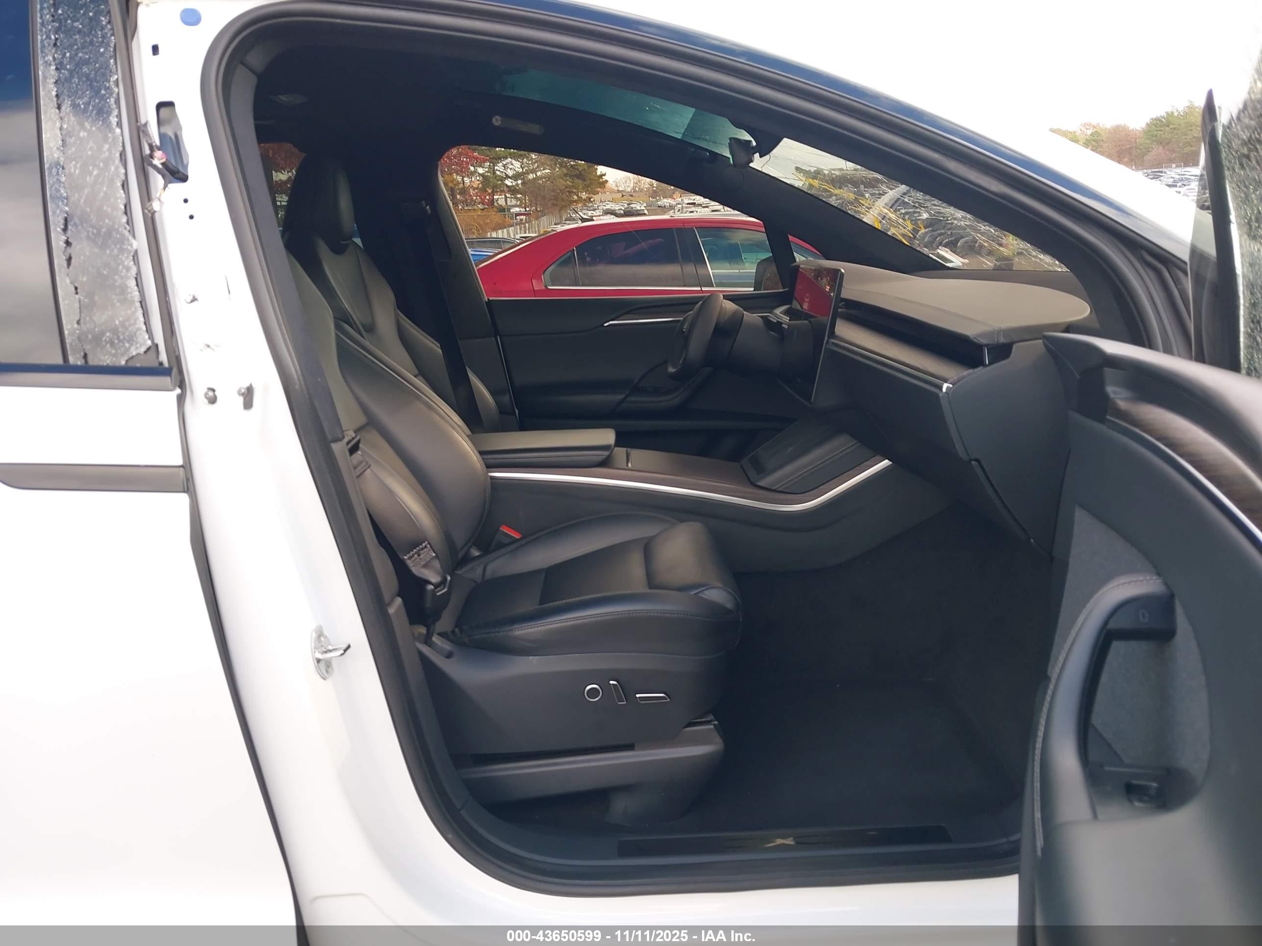 TESLA MODEL image 5