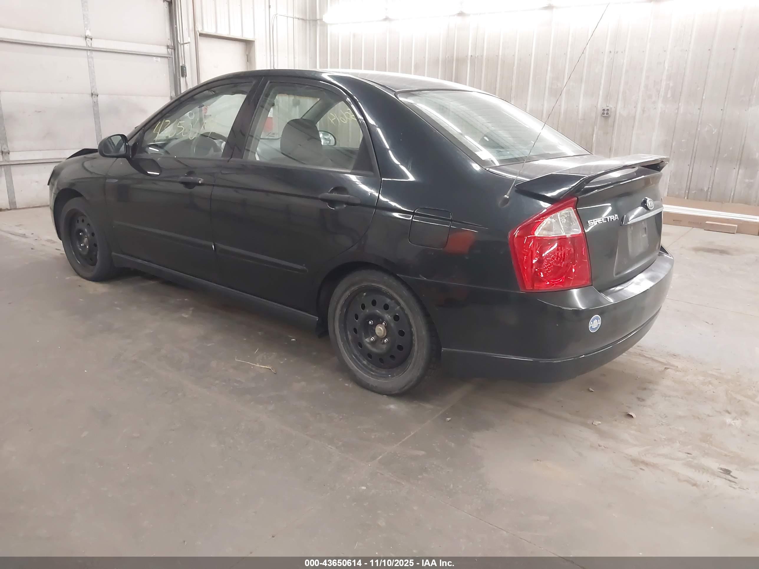 KIA SPECTRA image 3