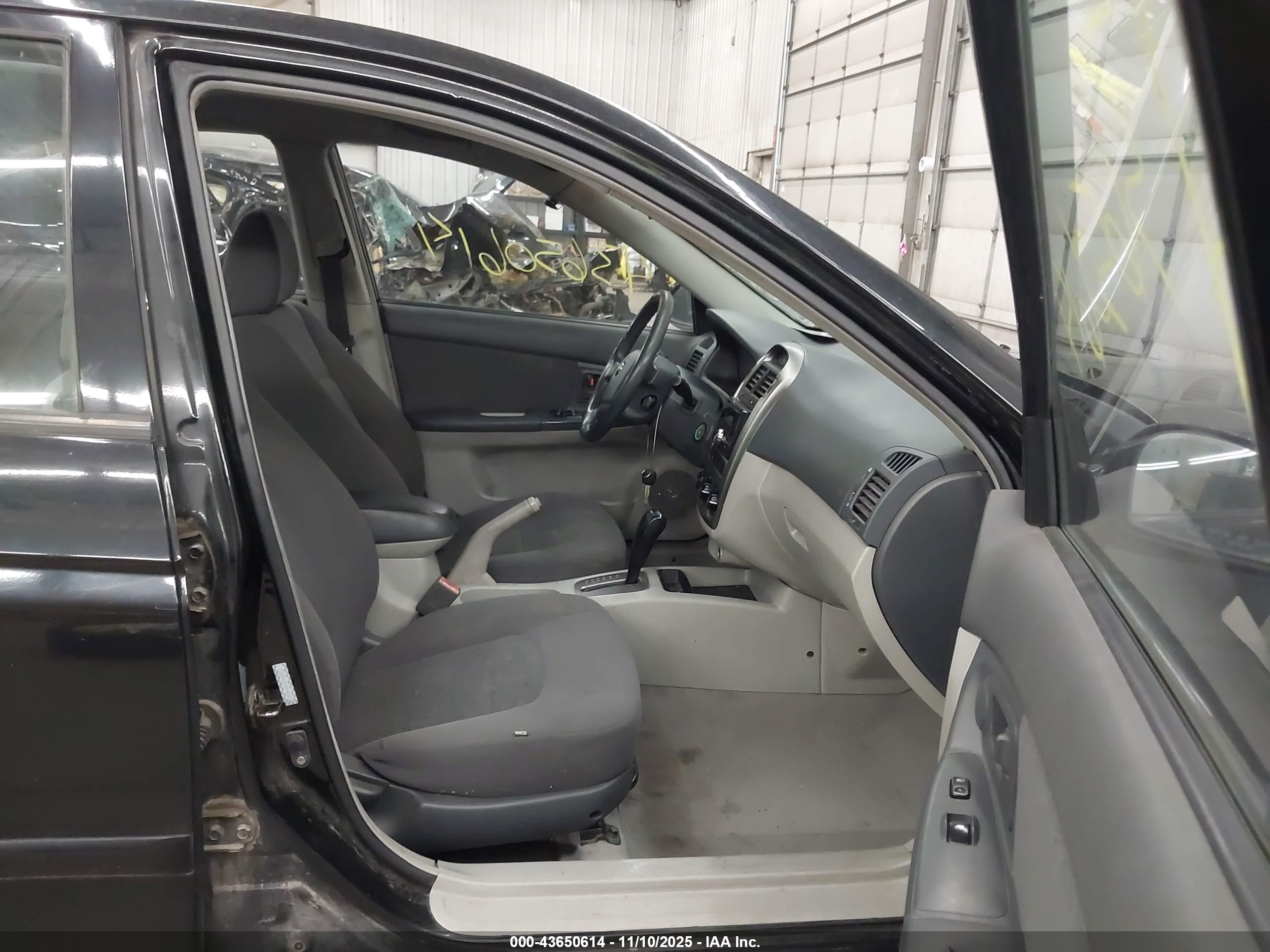 KIA SPECTRA image 5