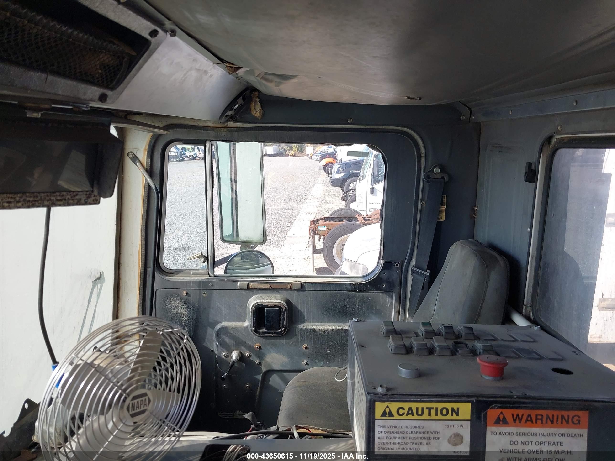 MACK 600 image 7