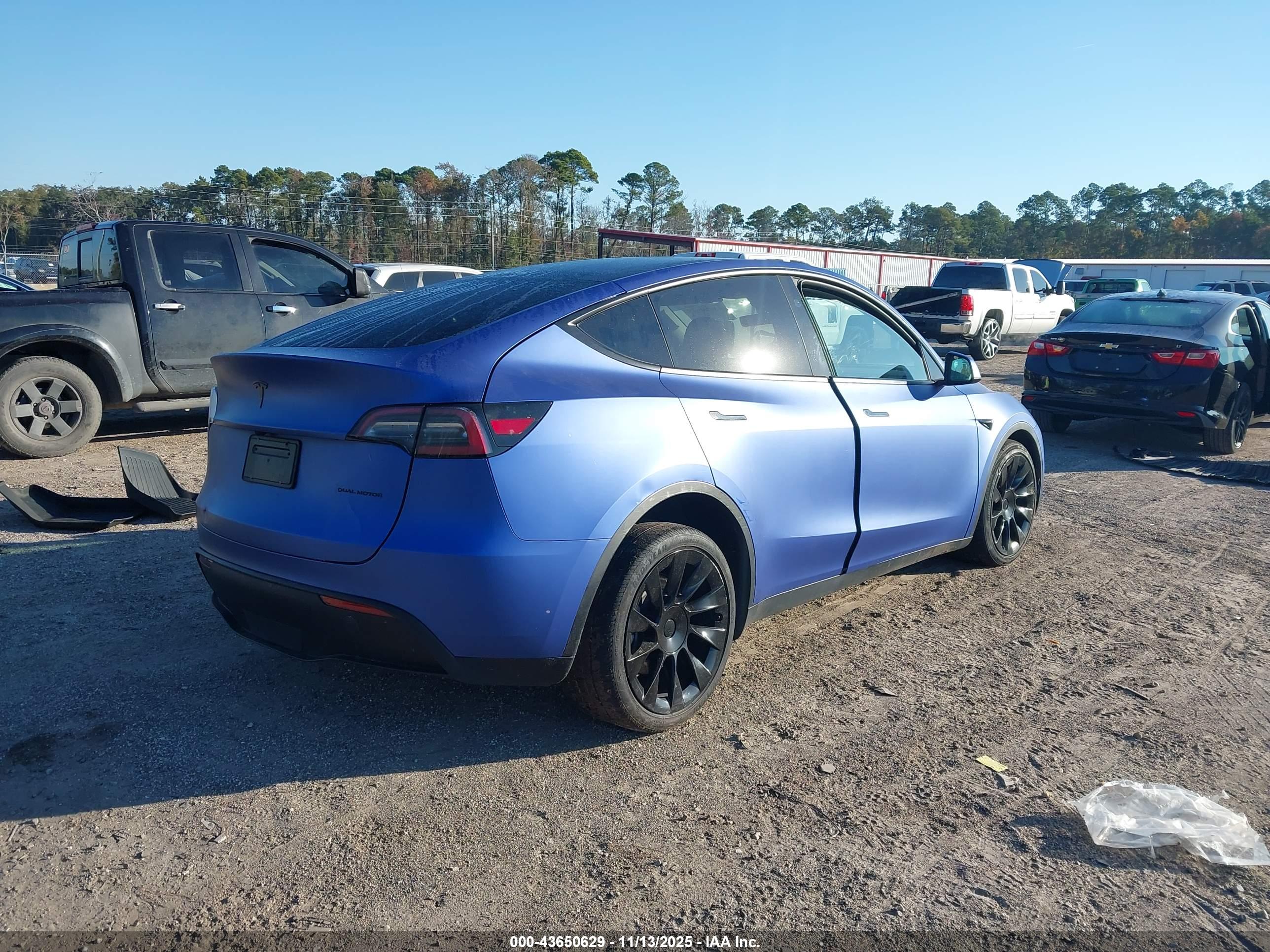 TESLA MODEL image 4
