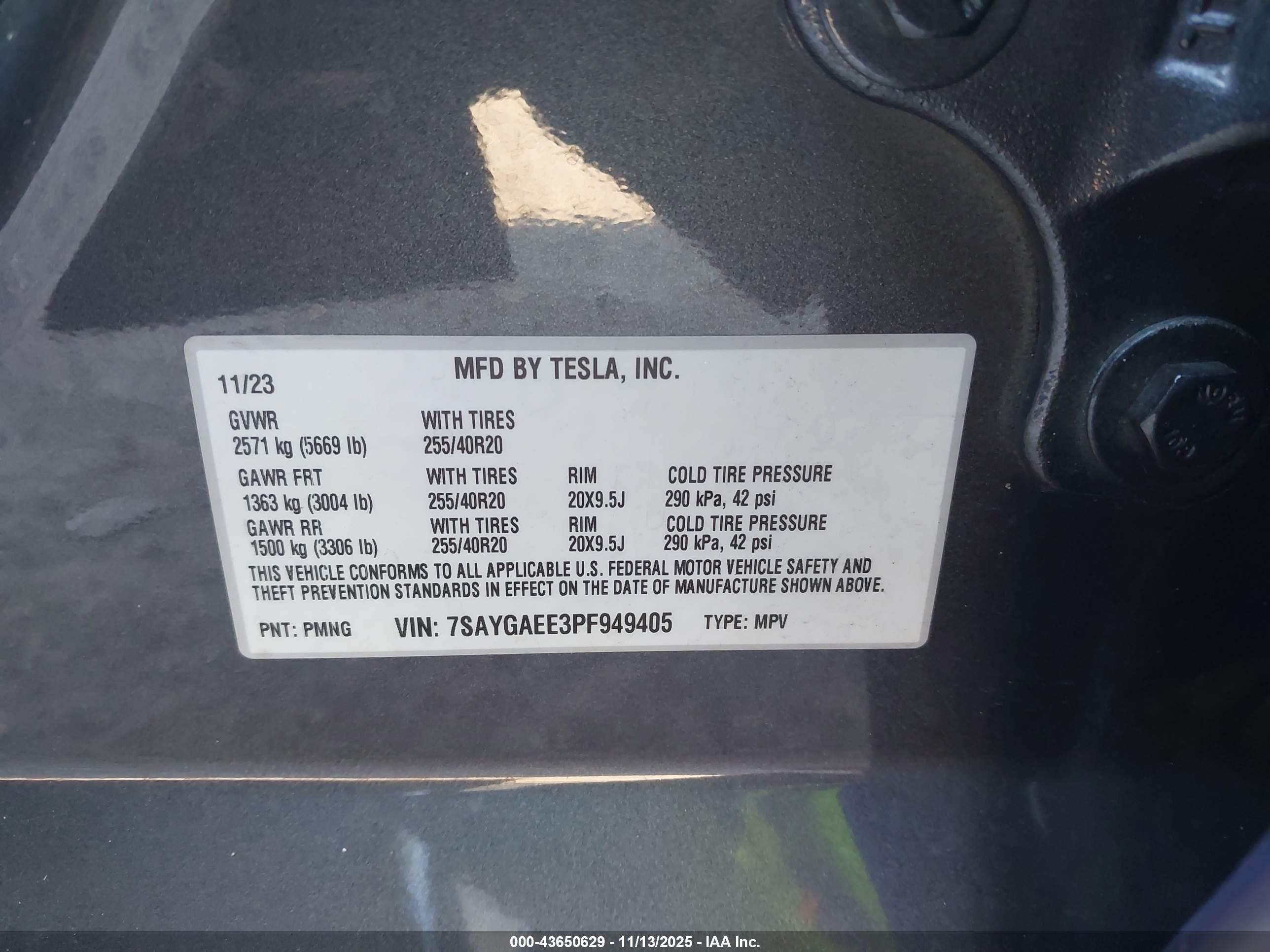 TESLA MODEL image 9