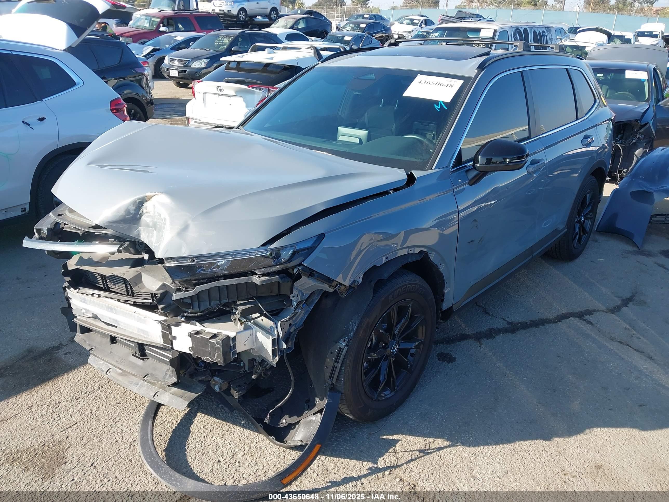 HONDA CR-V image 2