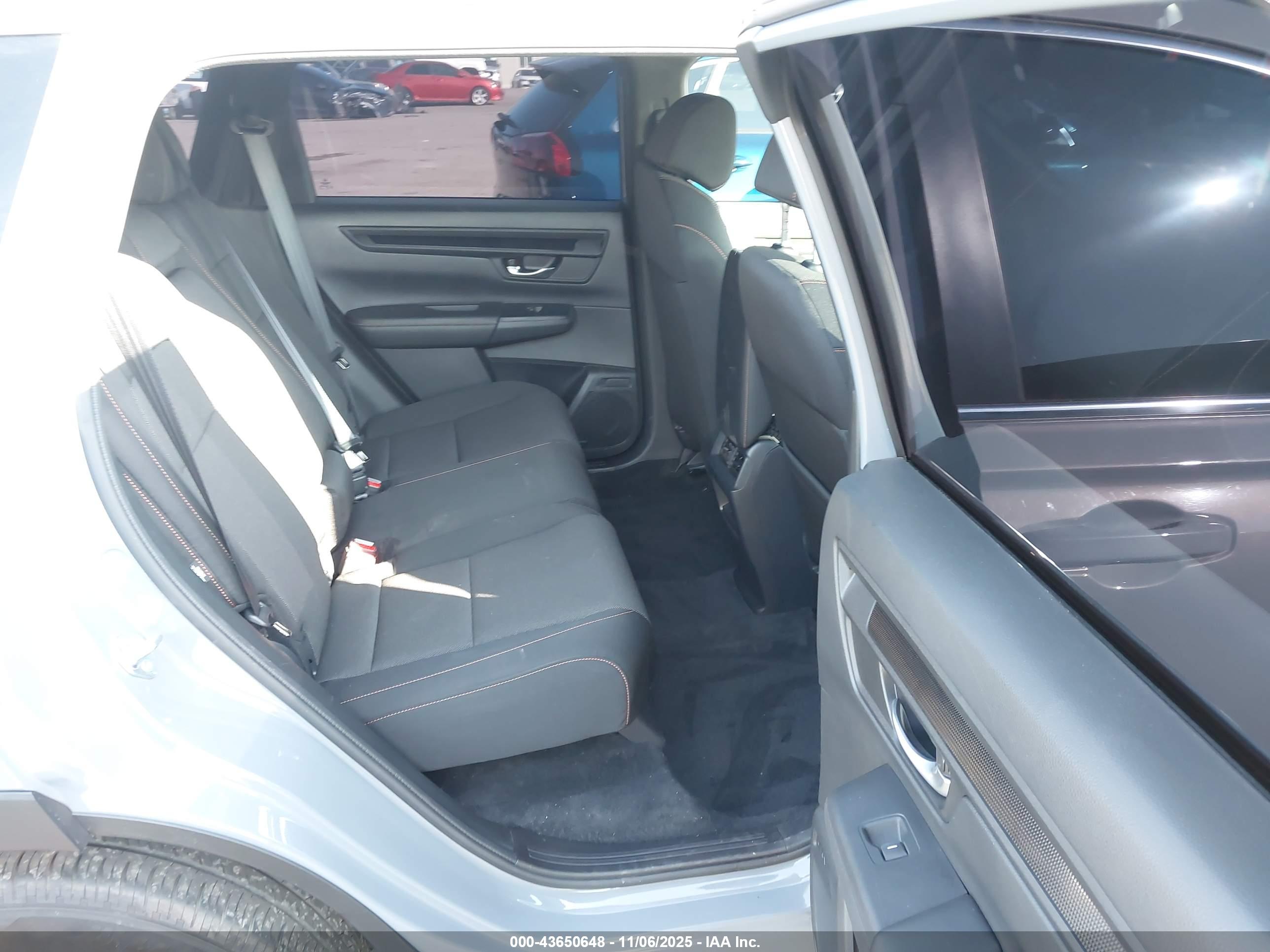 HONDA CR-V image 8