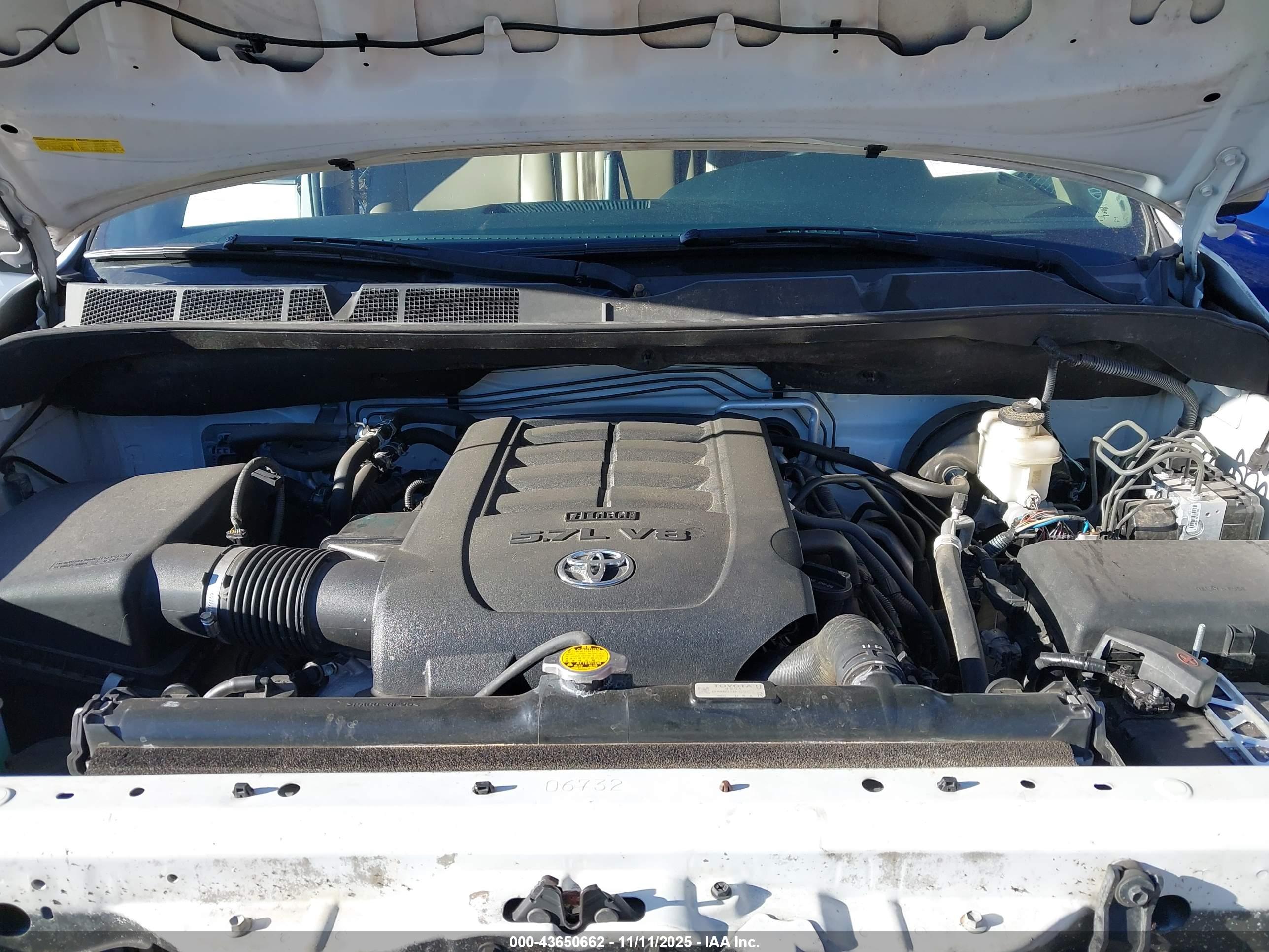 TOYOTA SEQUOIA image 10