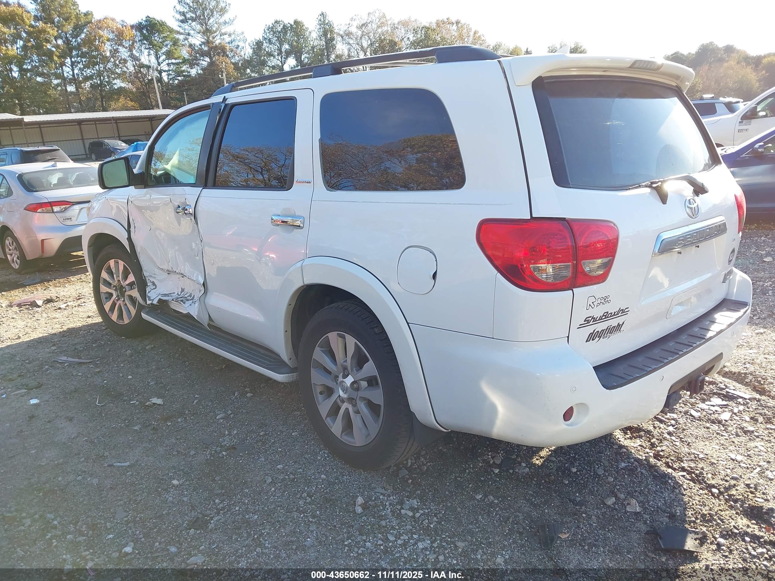 TOYOTA SEQUOIA image 3