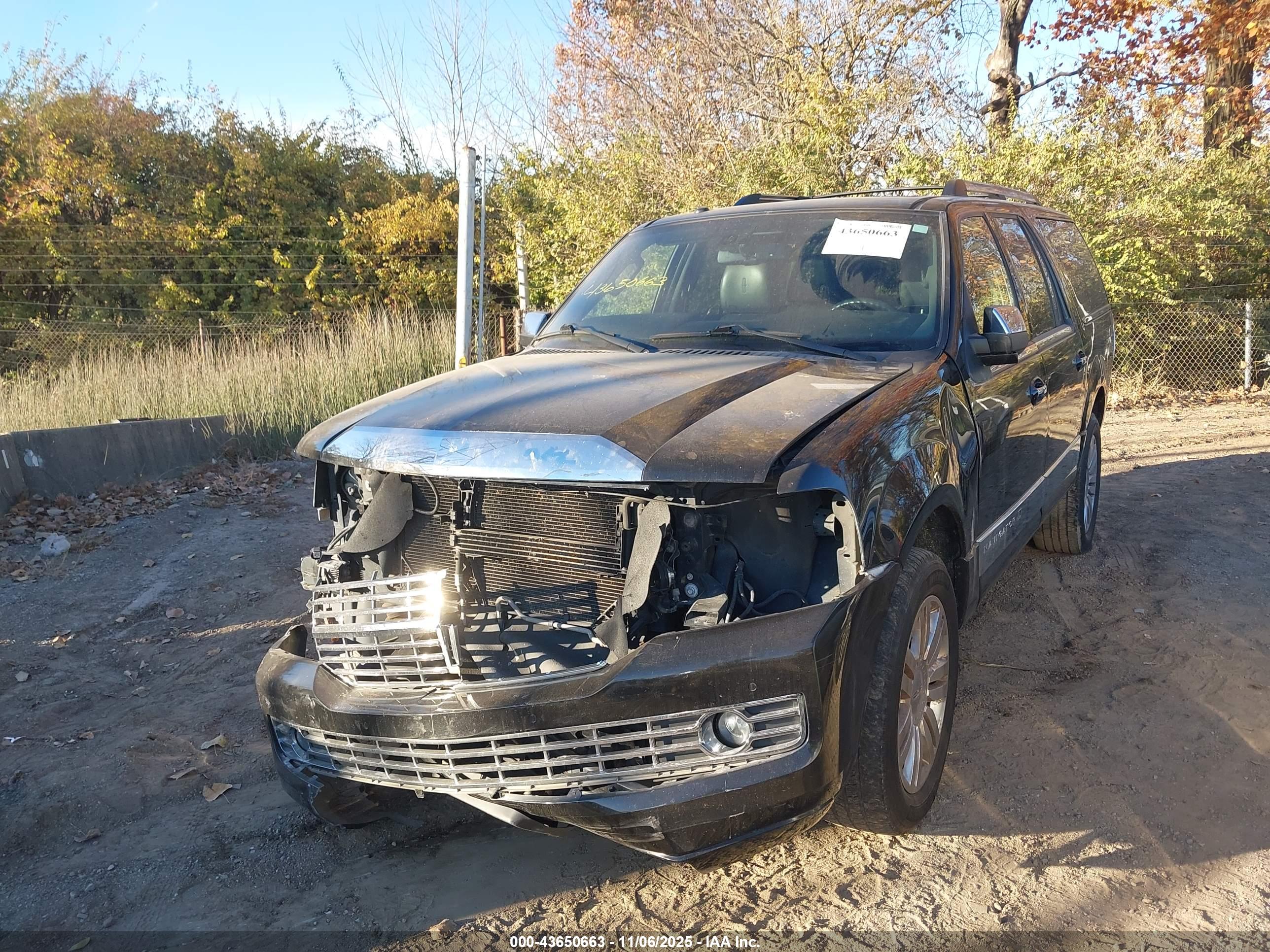 LINCOLN NAVIGATOR image 2