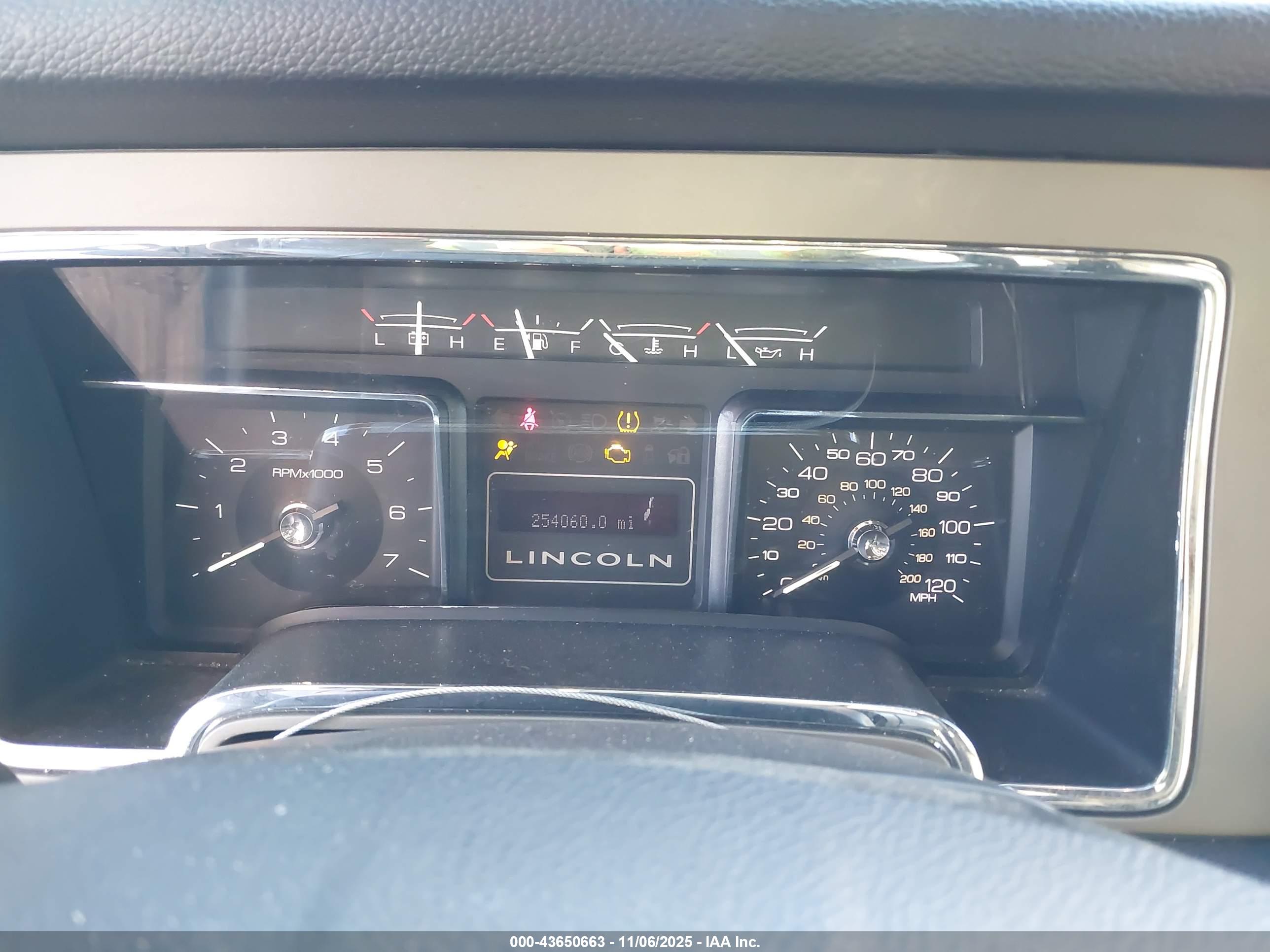 LINCOLN NAVIGATOR image 7