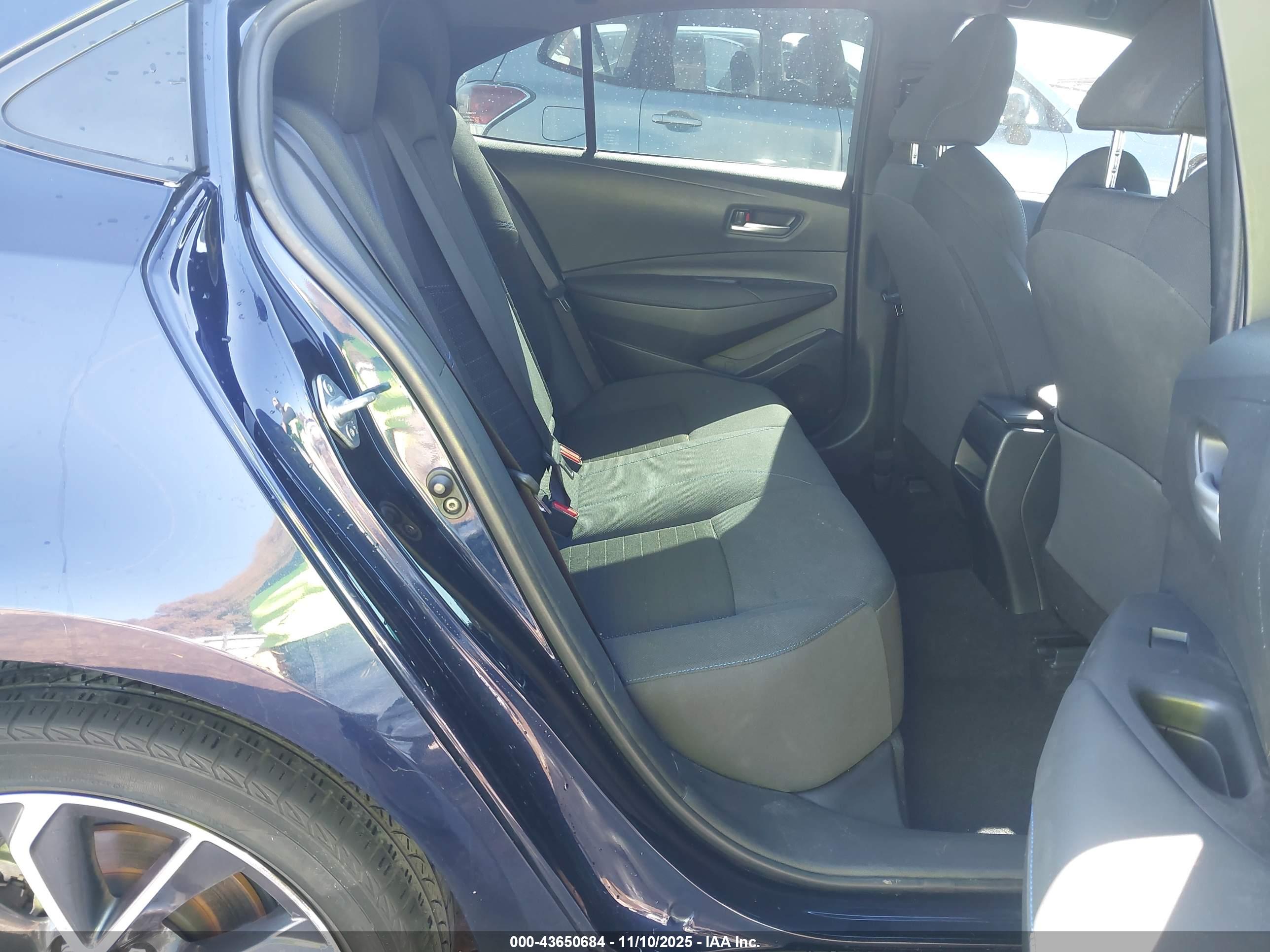 TOYOTA COROLLA image 8