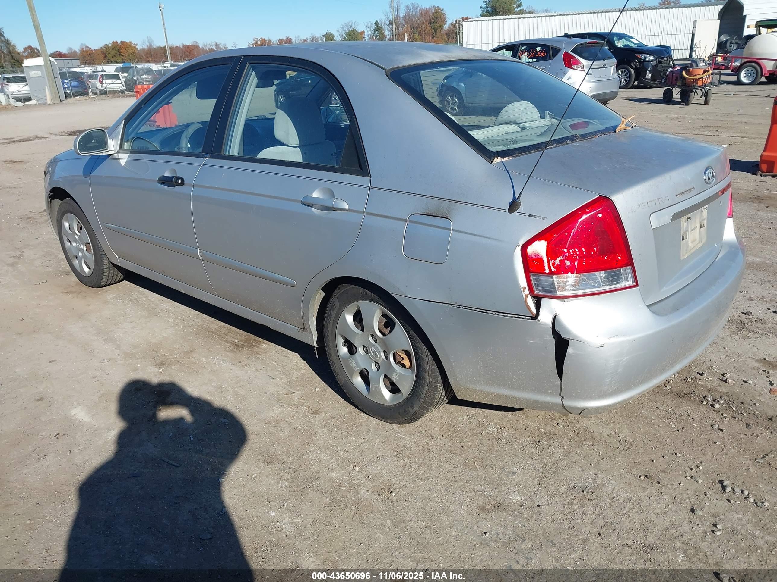 KIA SPECTRA image 3
