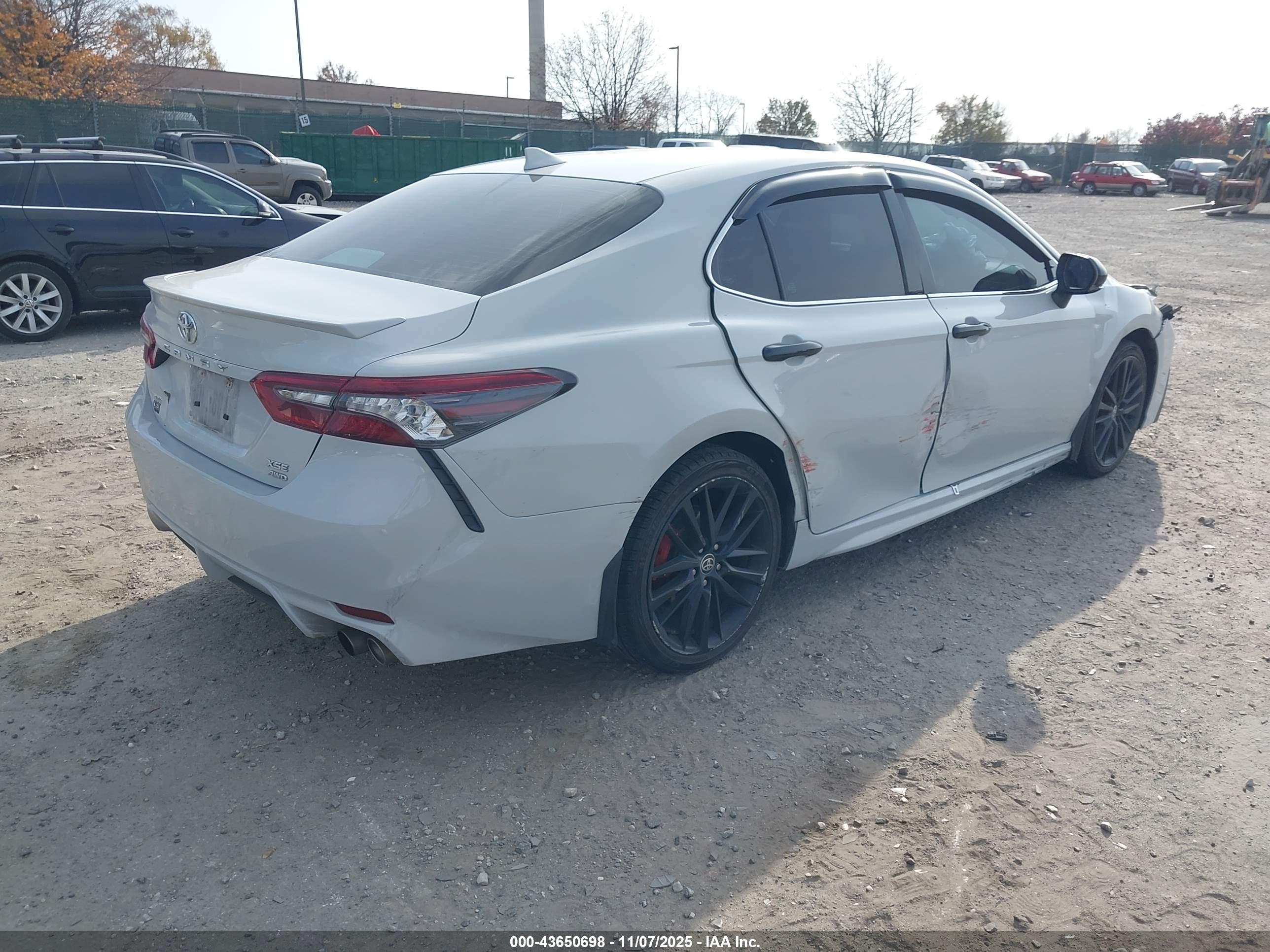 TOYOTA CAMRY image 4