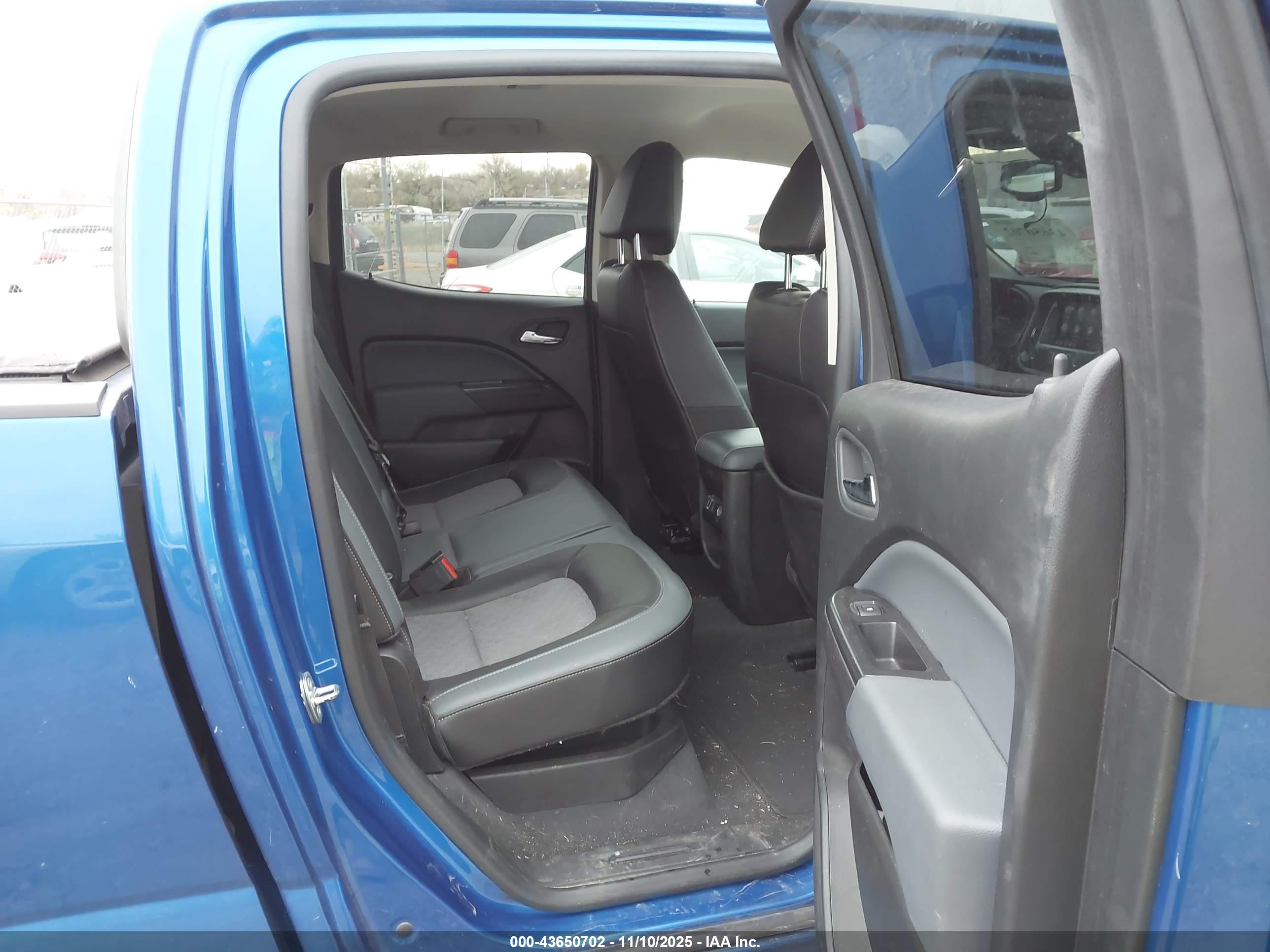 CHEVROLET COLORADO image 8