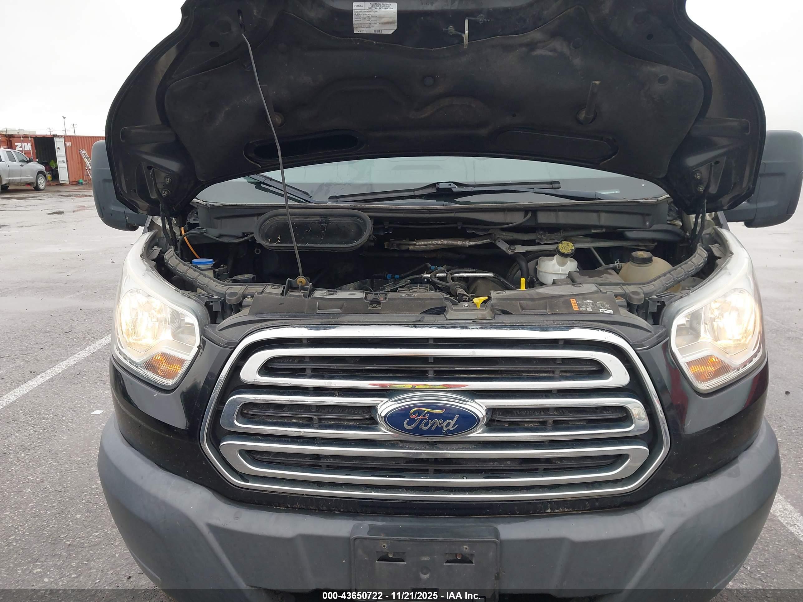 FORD TRANSIT-350 image 10