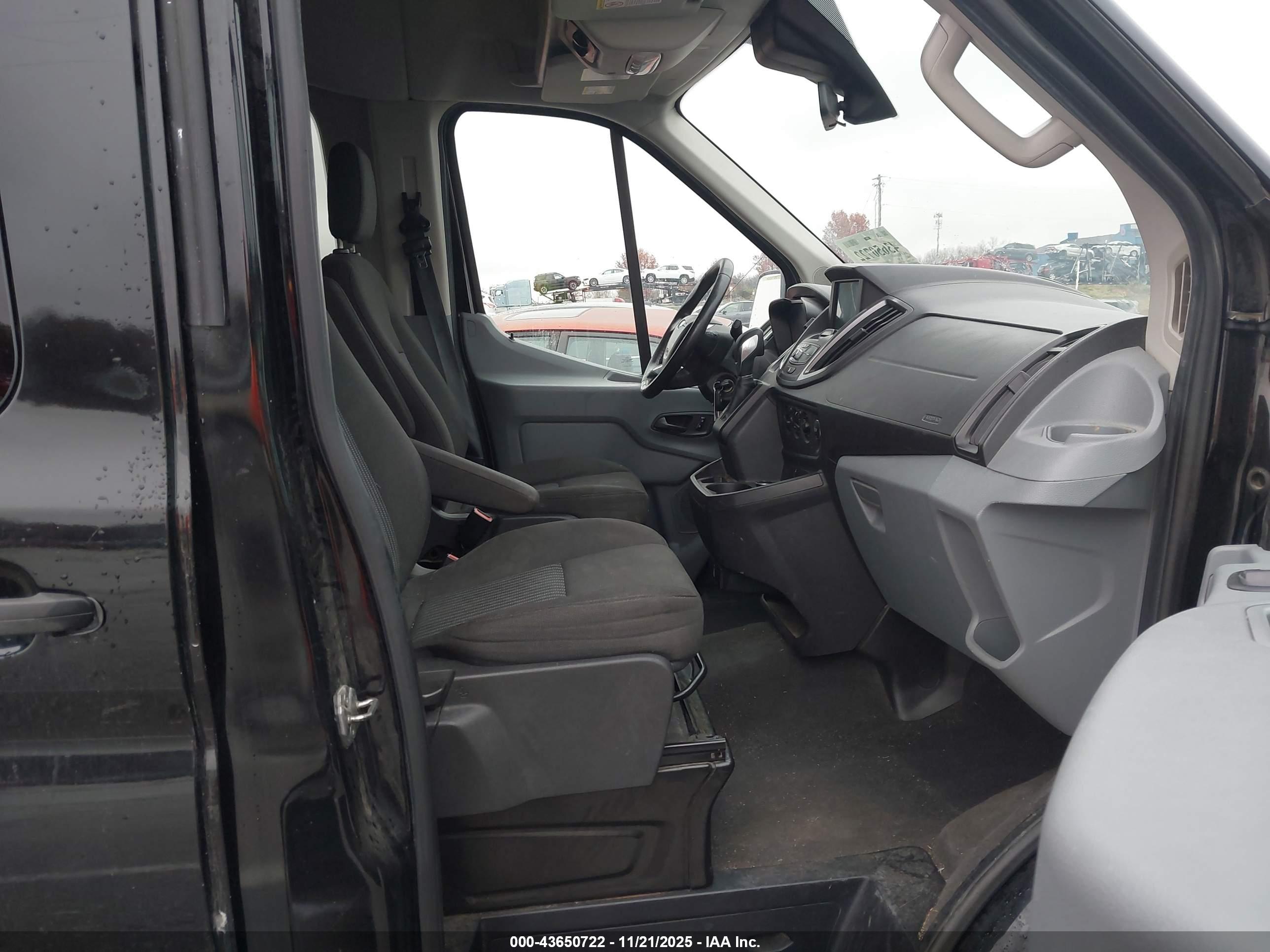 FORD TRANSIT-350 image 5