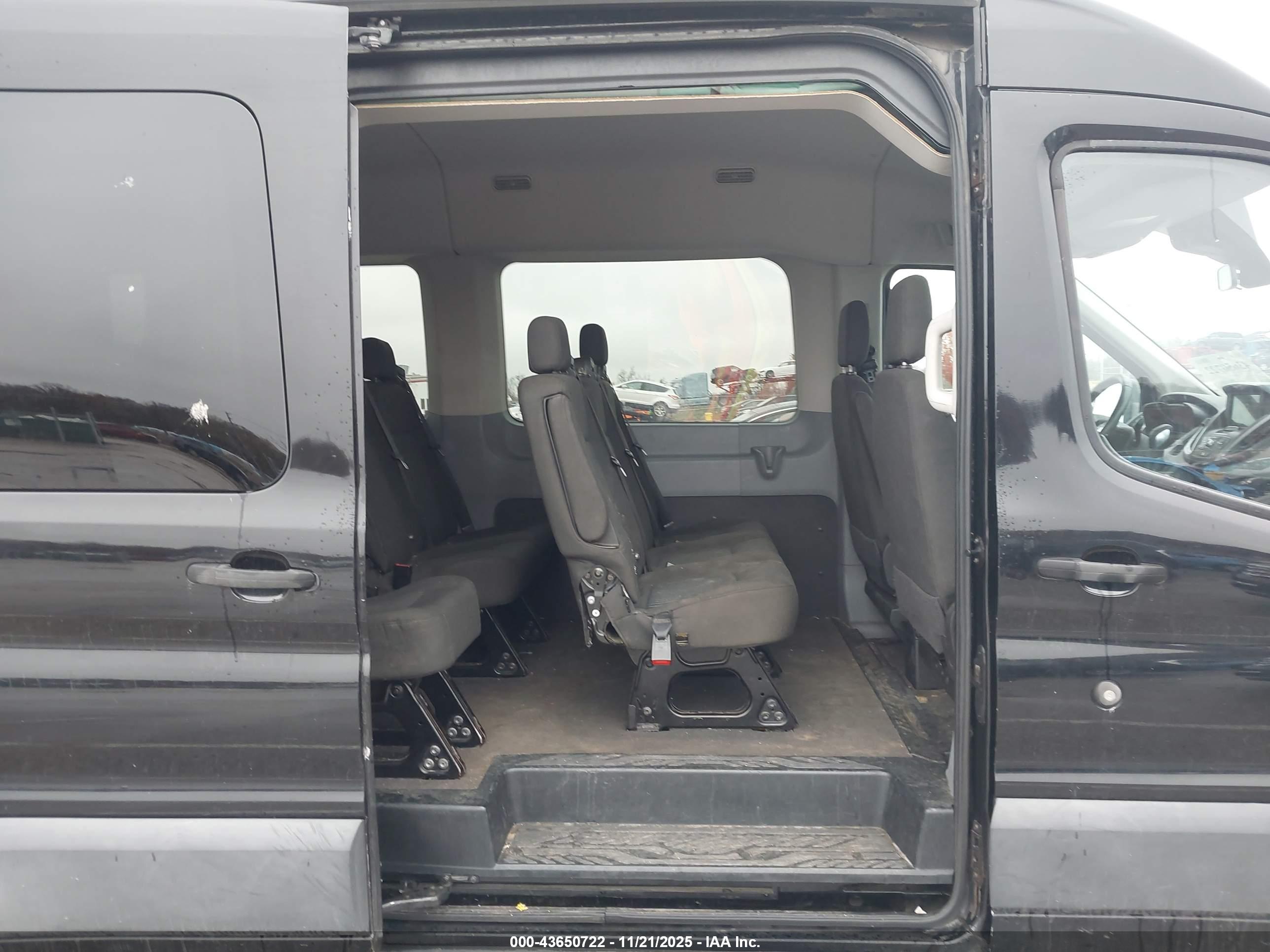 FORD TRANSIT-350 image 8