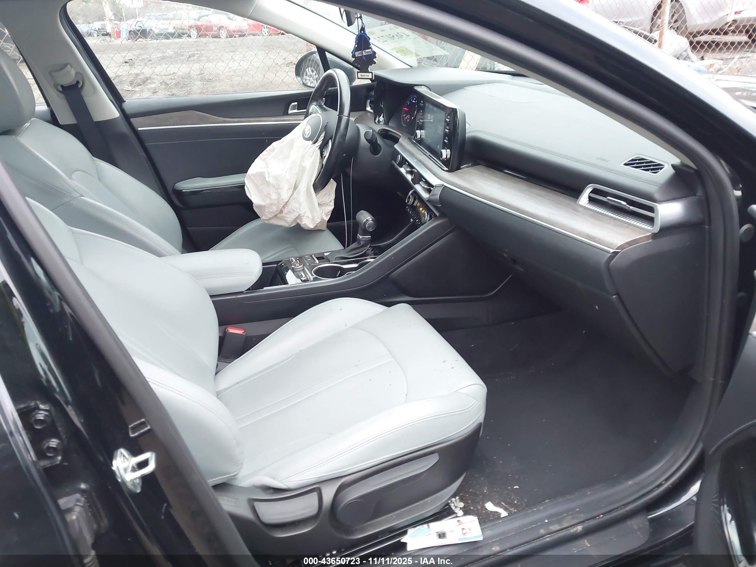 KIA K5 image 5