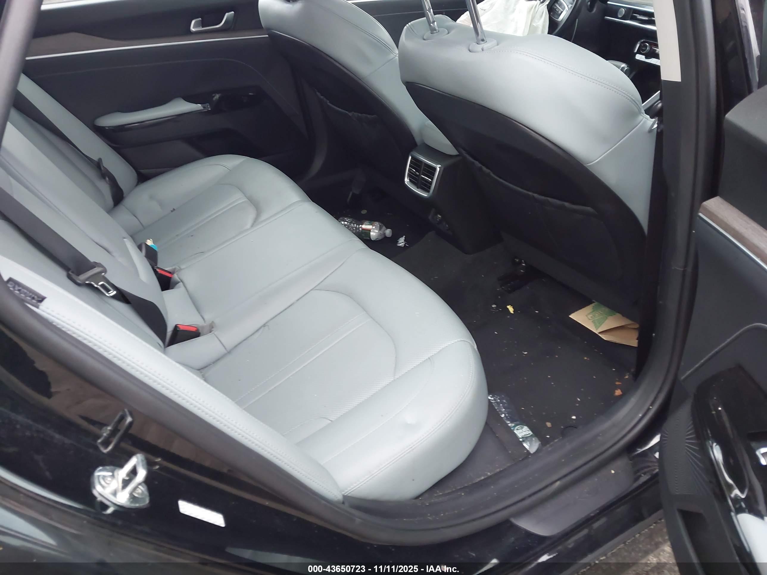 KIA K5 image 8