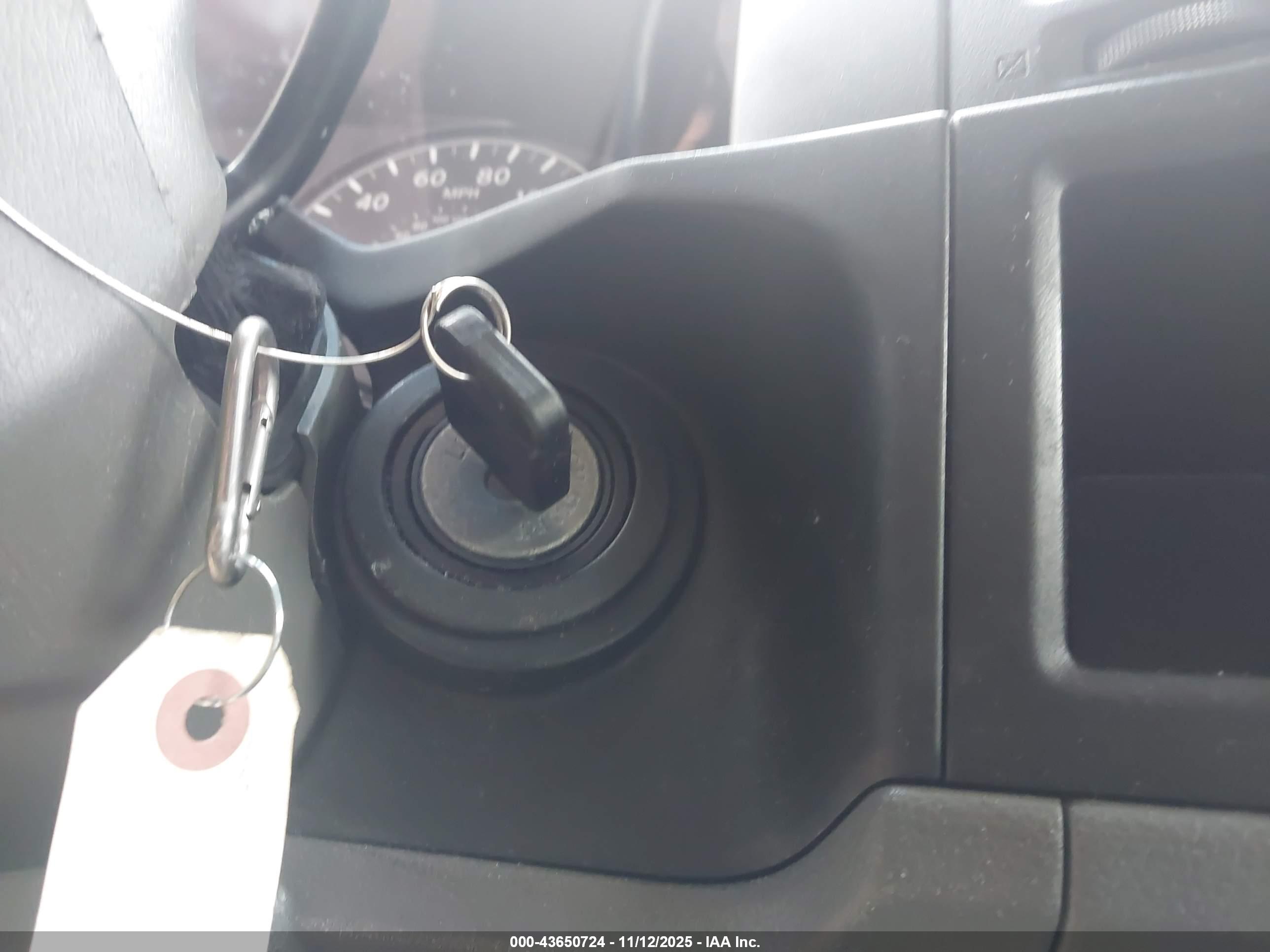 NISSAN NV image 11