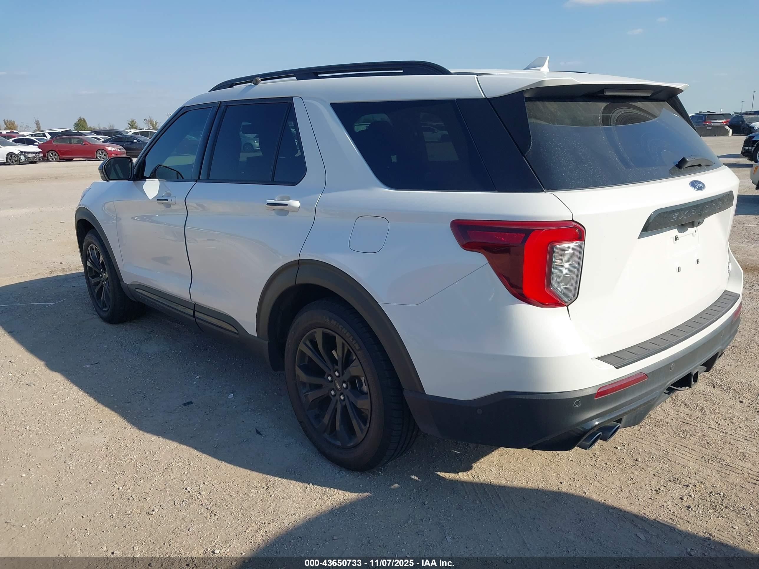 FORD EXPLORER image 3